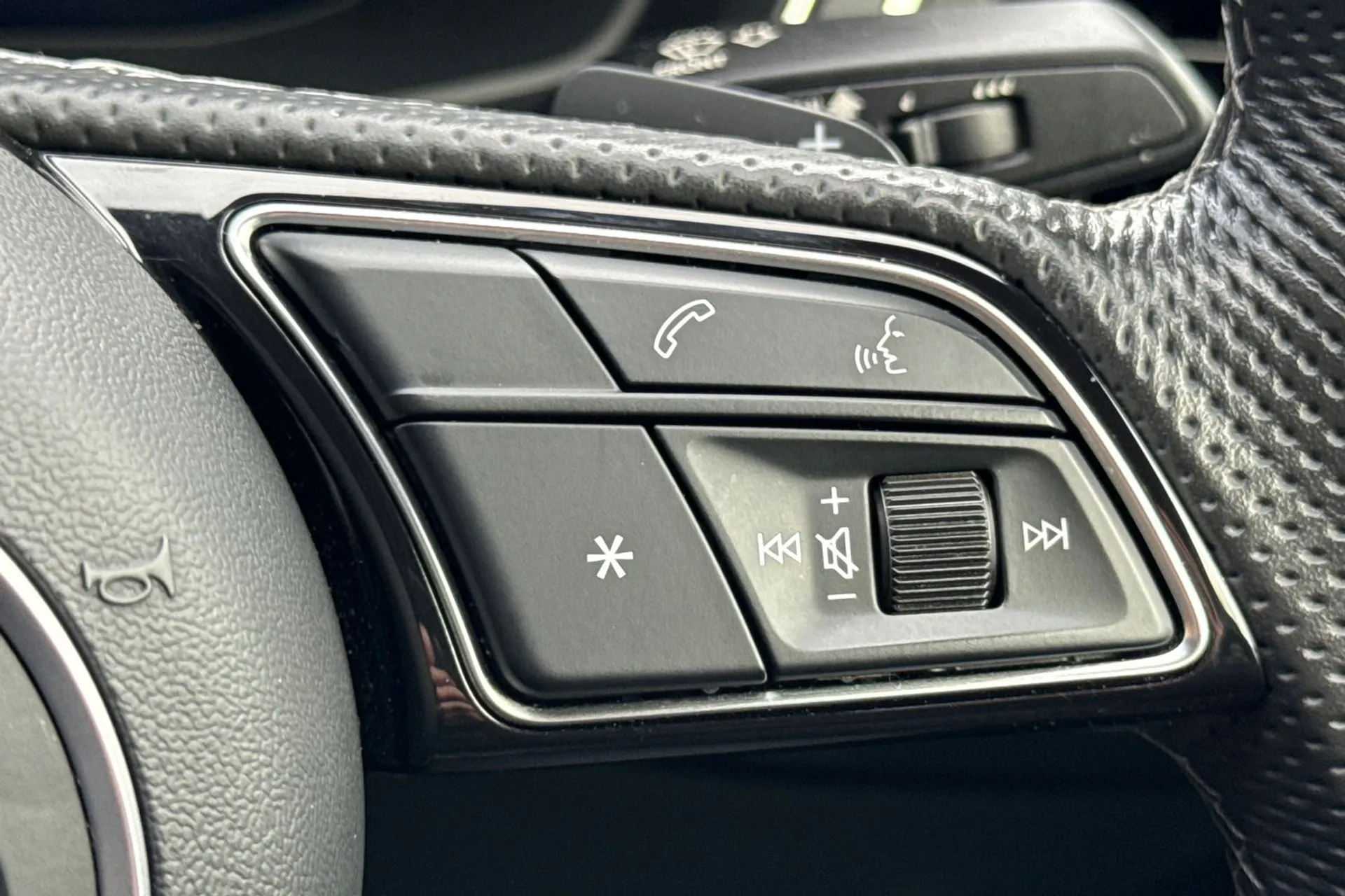 Audi A4 thumbnail image number 39