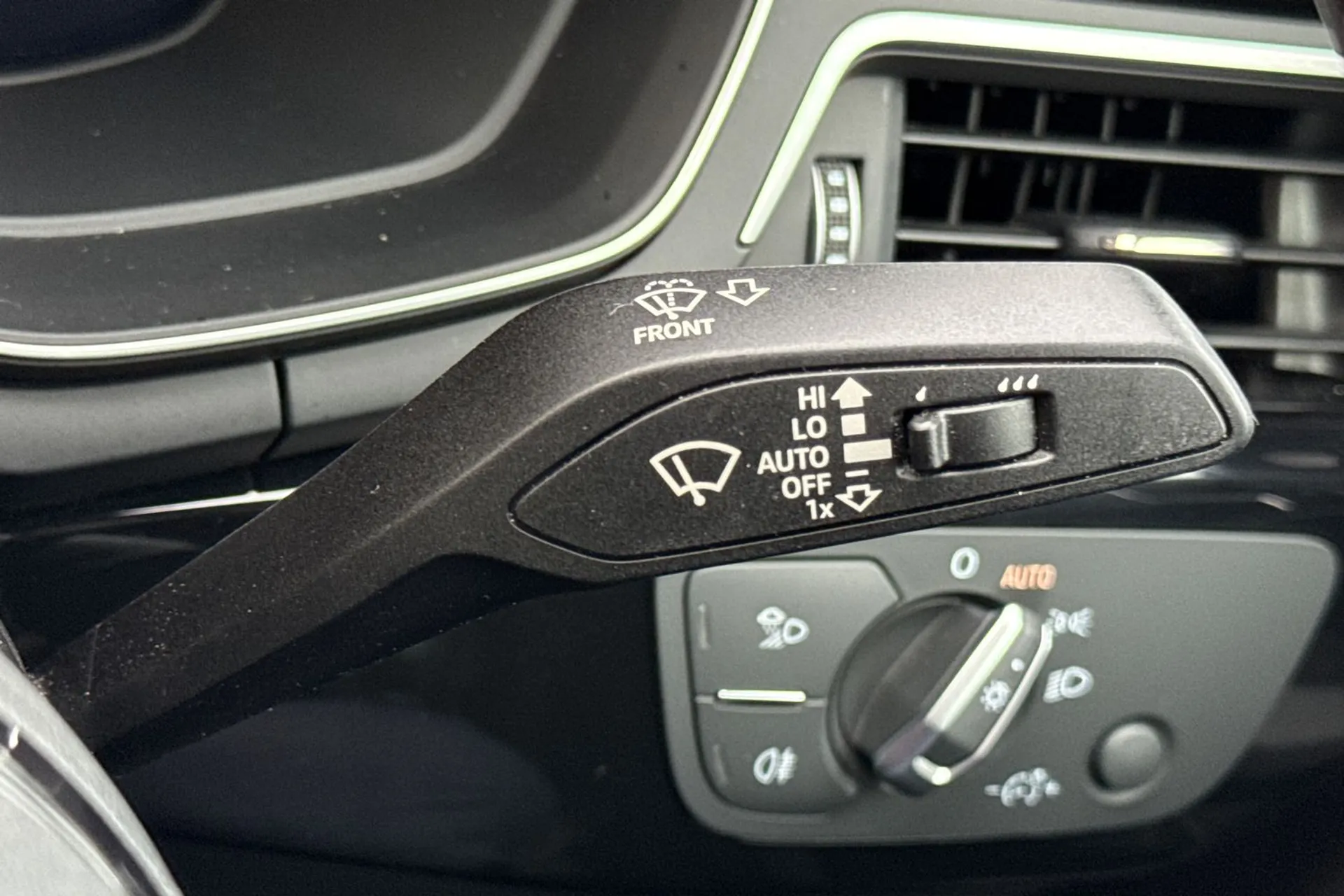 Audi A4 thumbnail image number 53