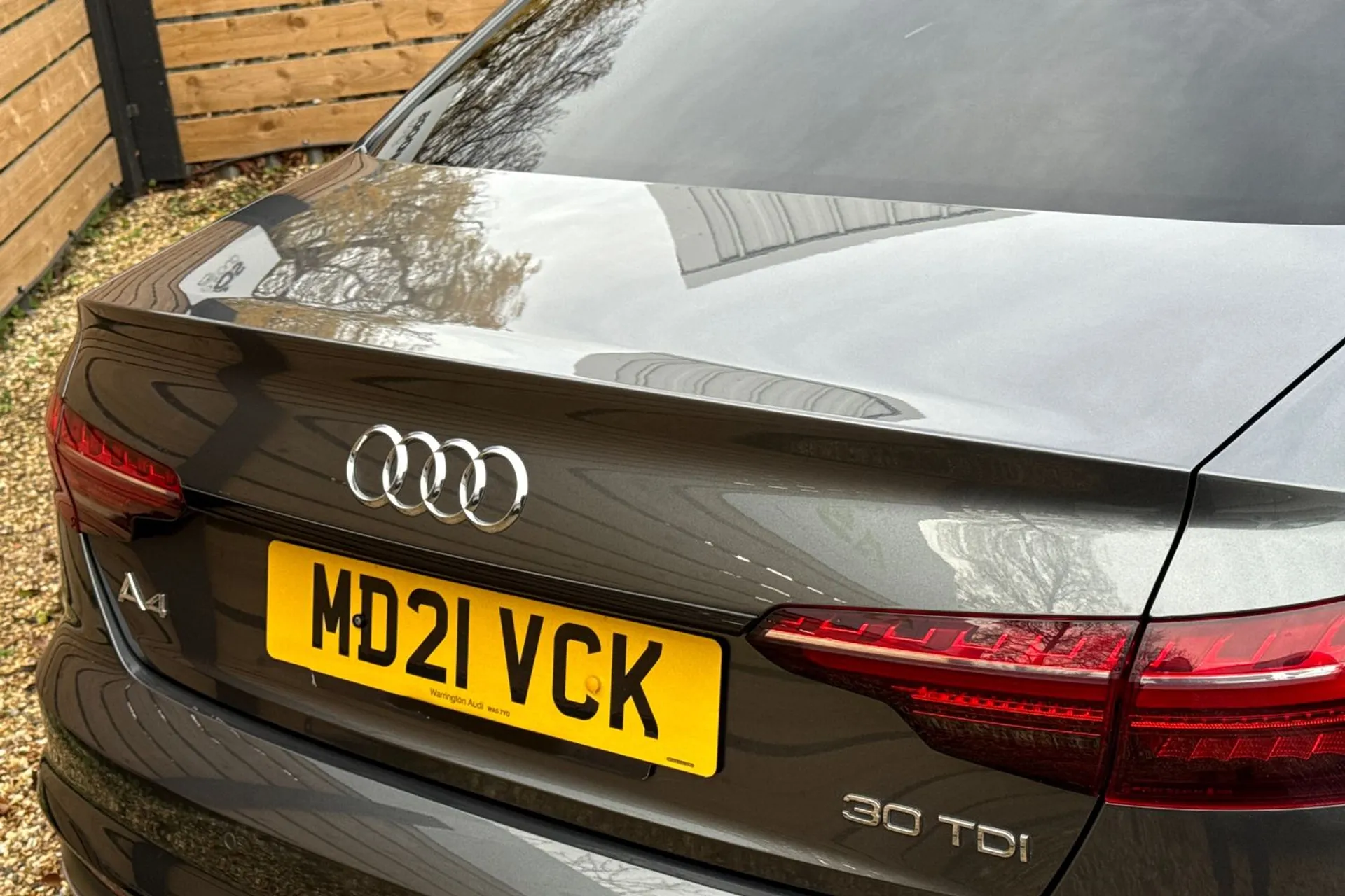 Audi A4 thumbnail image number 16