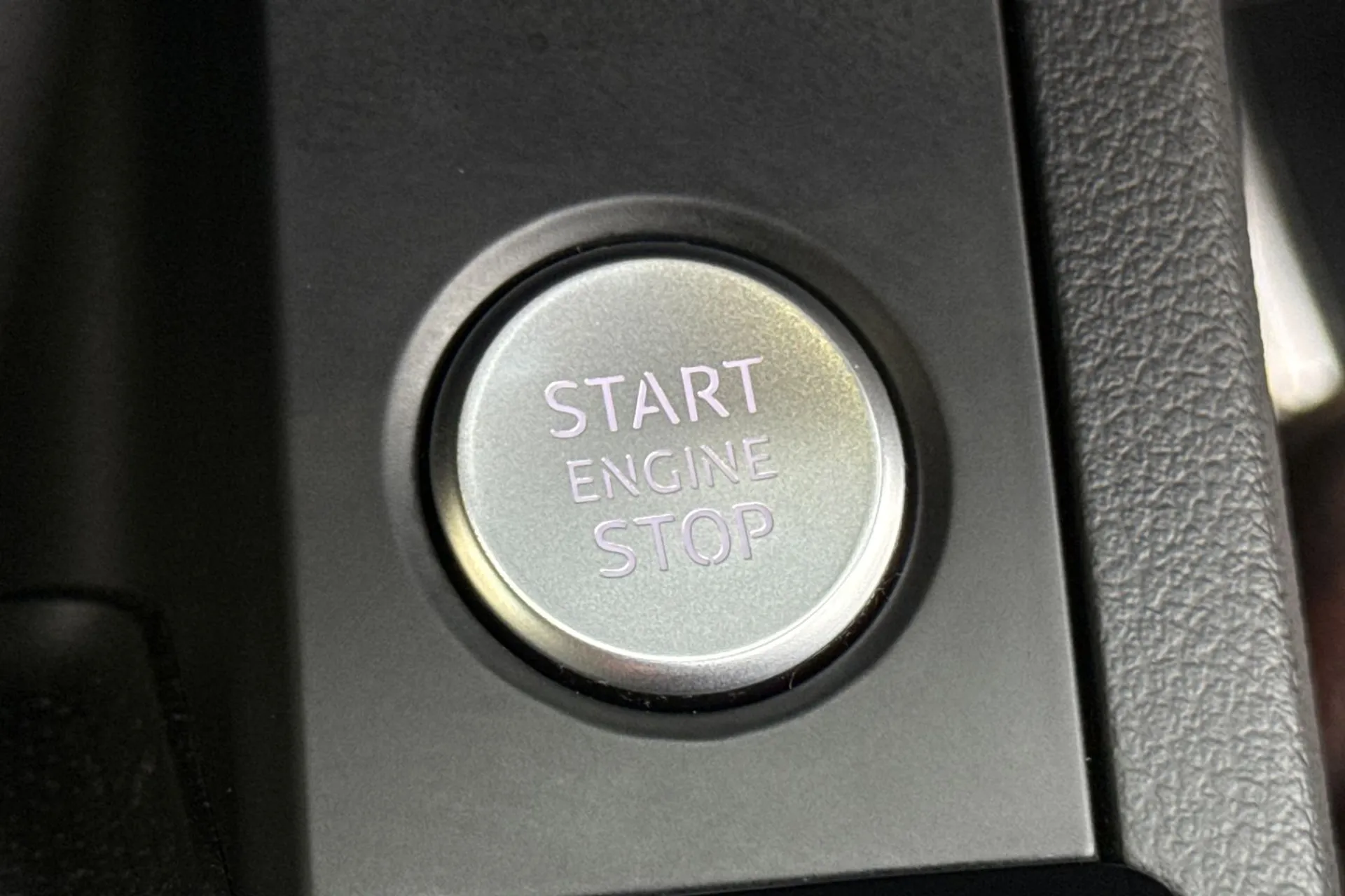 Audi A4 thumbnail image number 50