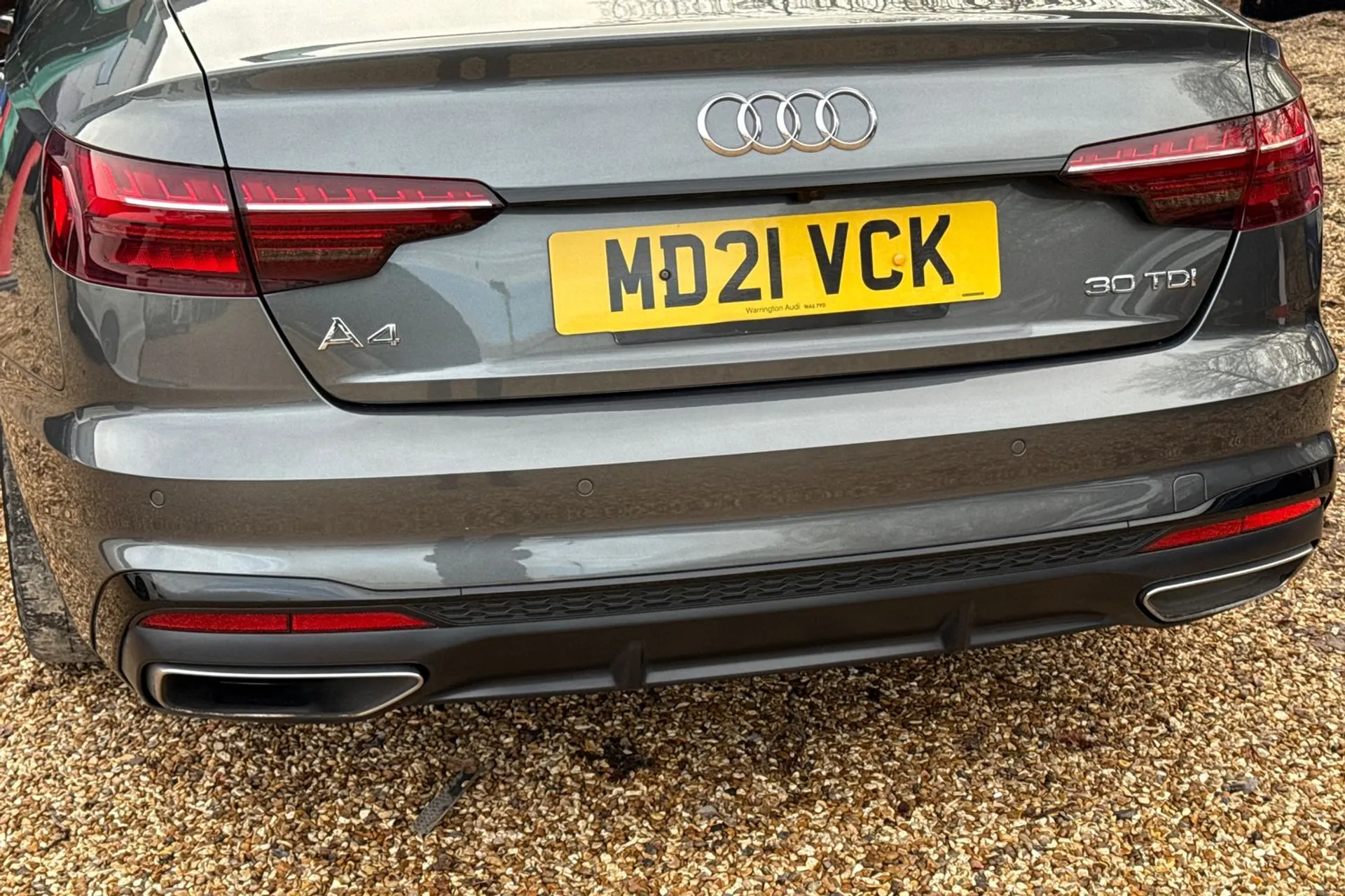 Audi A4 thumbnail image number 18