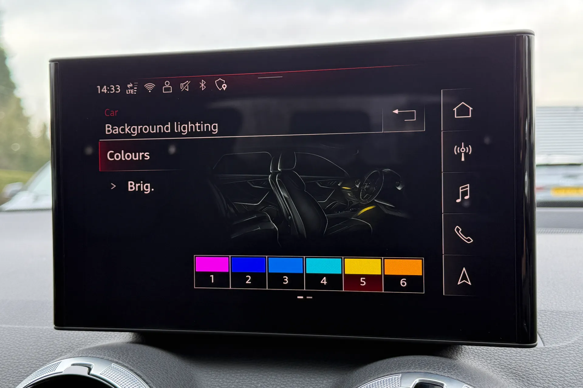 Audi Q2 thumbnail image number 10