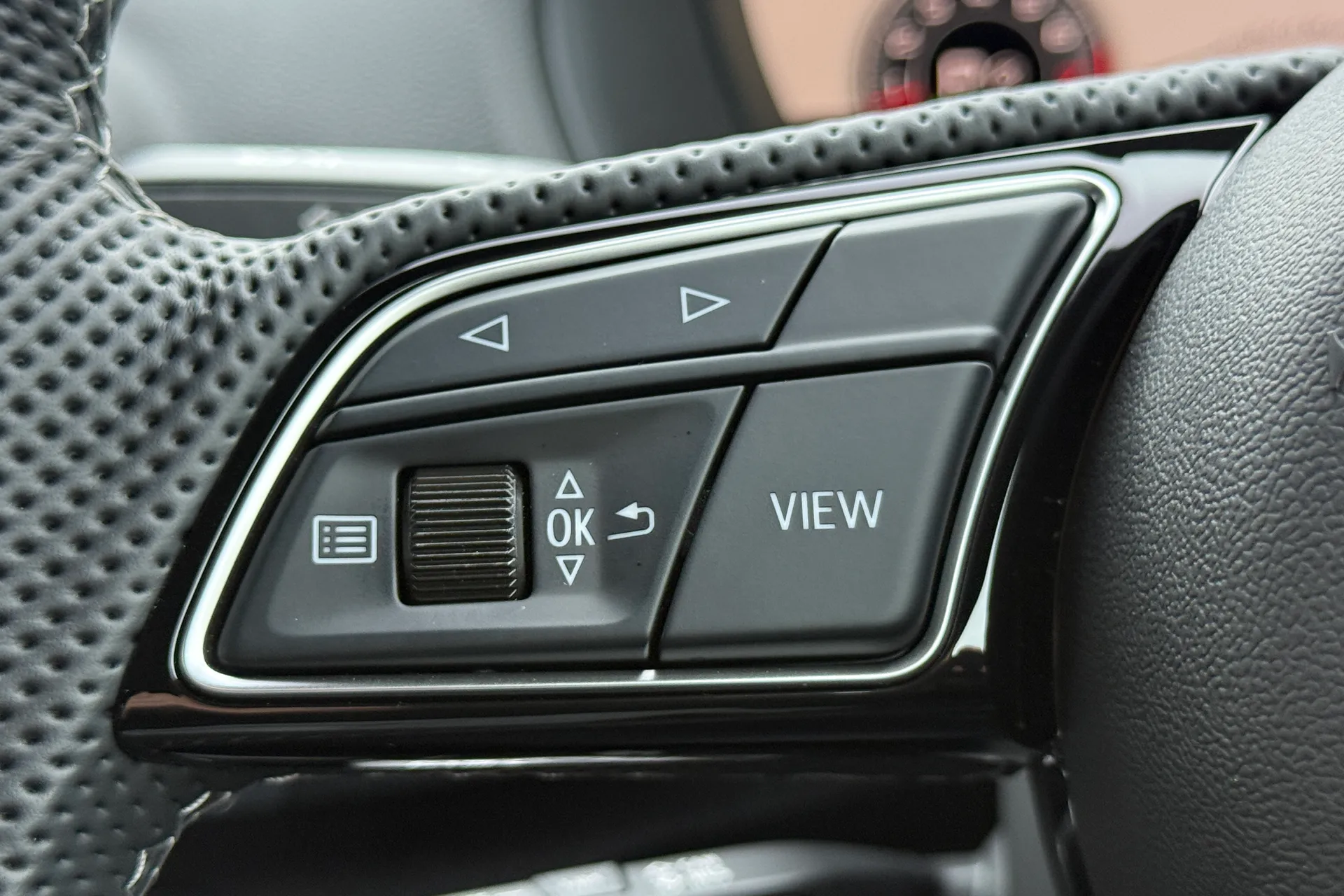 Audi Q2 thumbnail image number 19