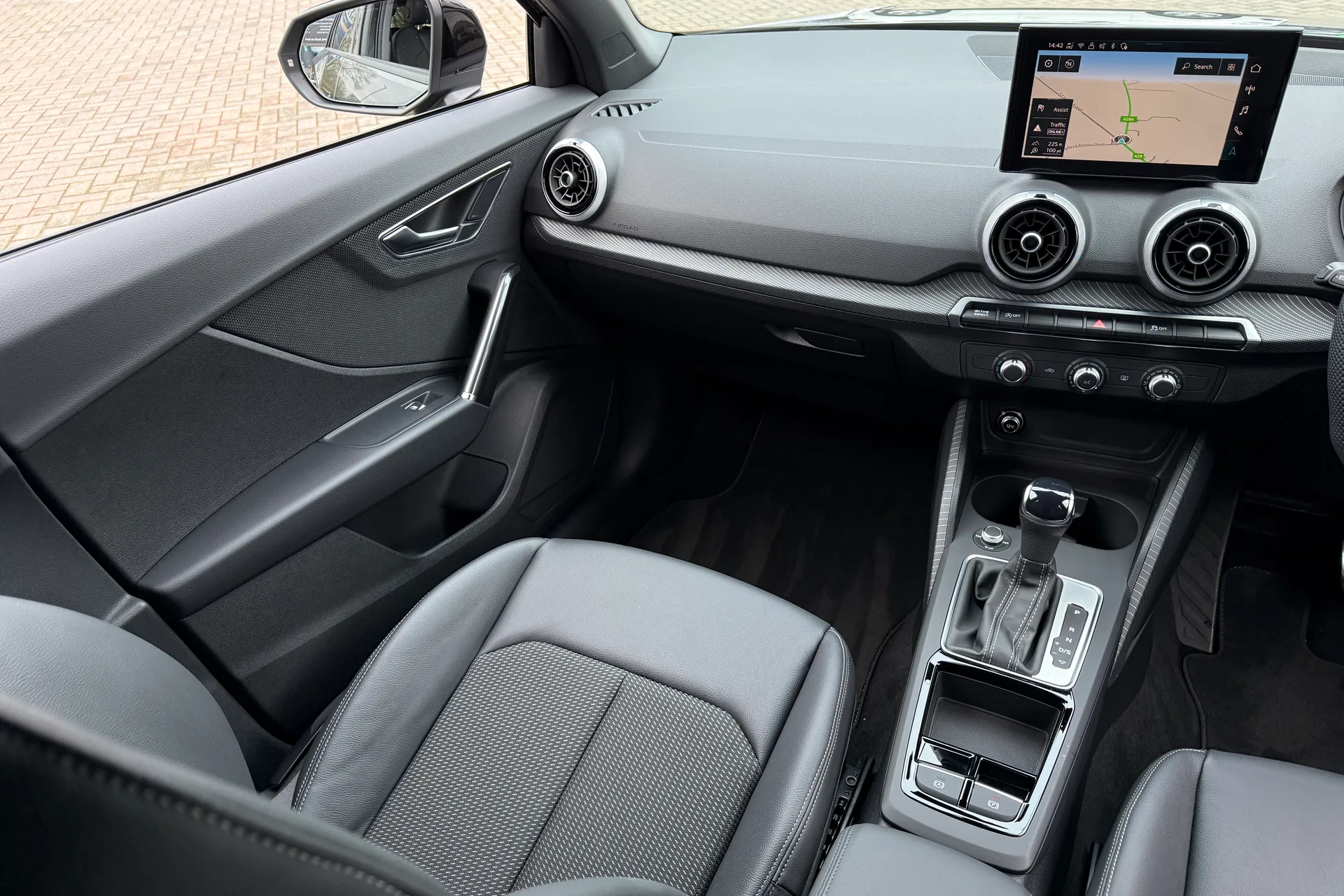 Audi Q2 thumbnail image number 38