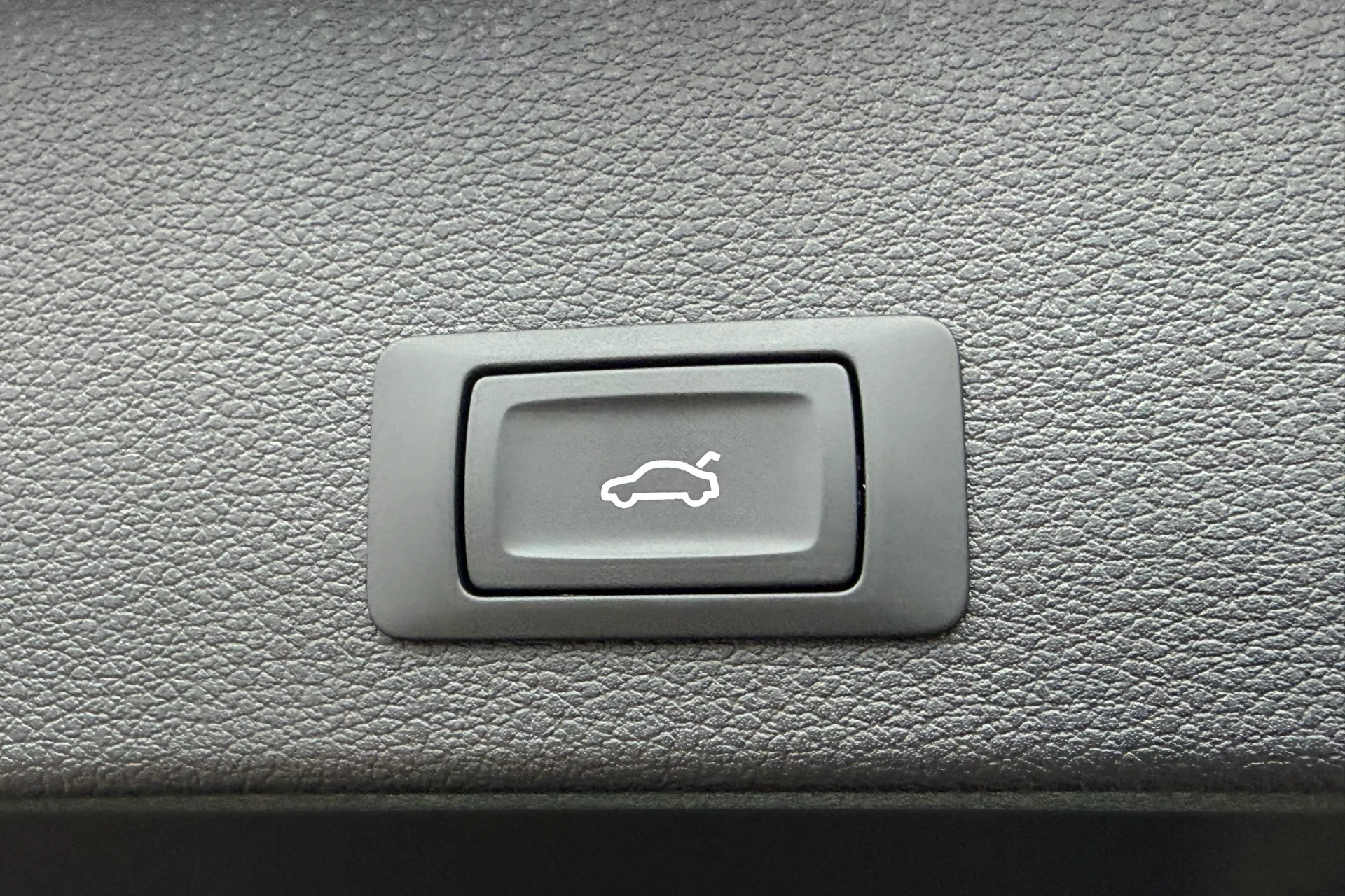 Audi Q2 thumbnail image number 36