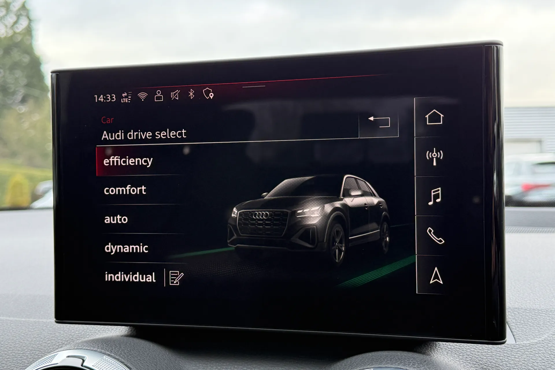 Audi Q2 thumbnail image number 8