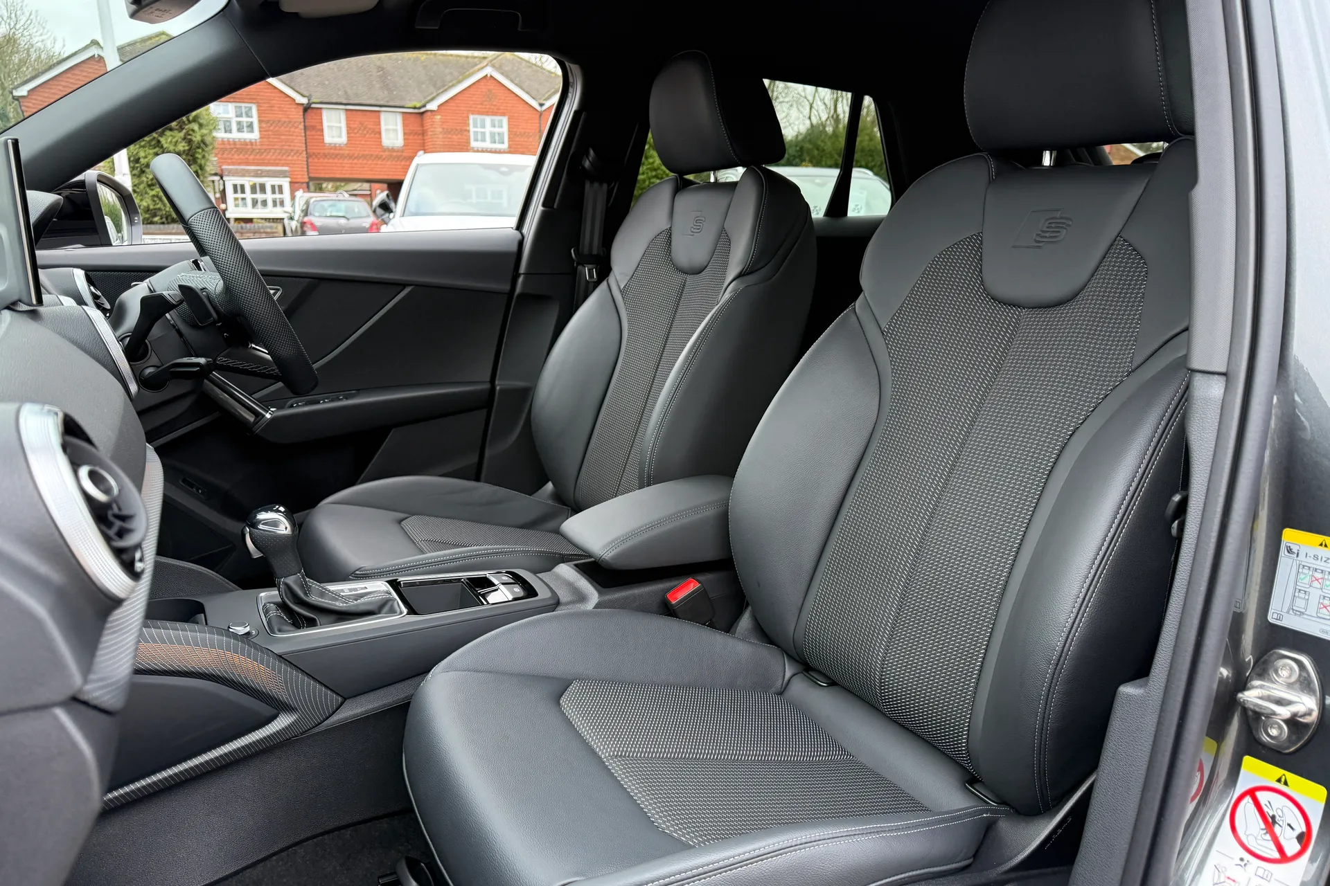 Audi Q2 thumbnail image number 28