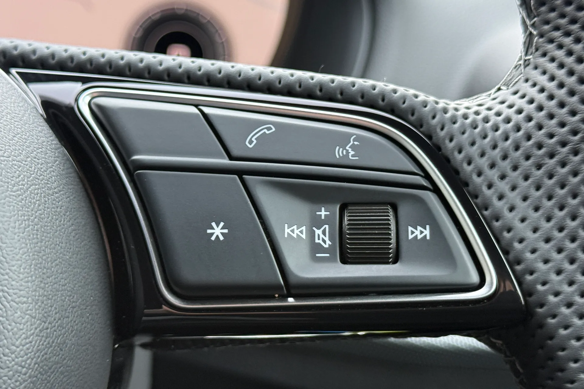 Audi Q2 thumbnail image number 20