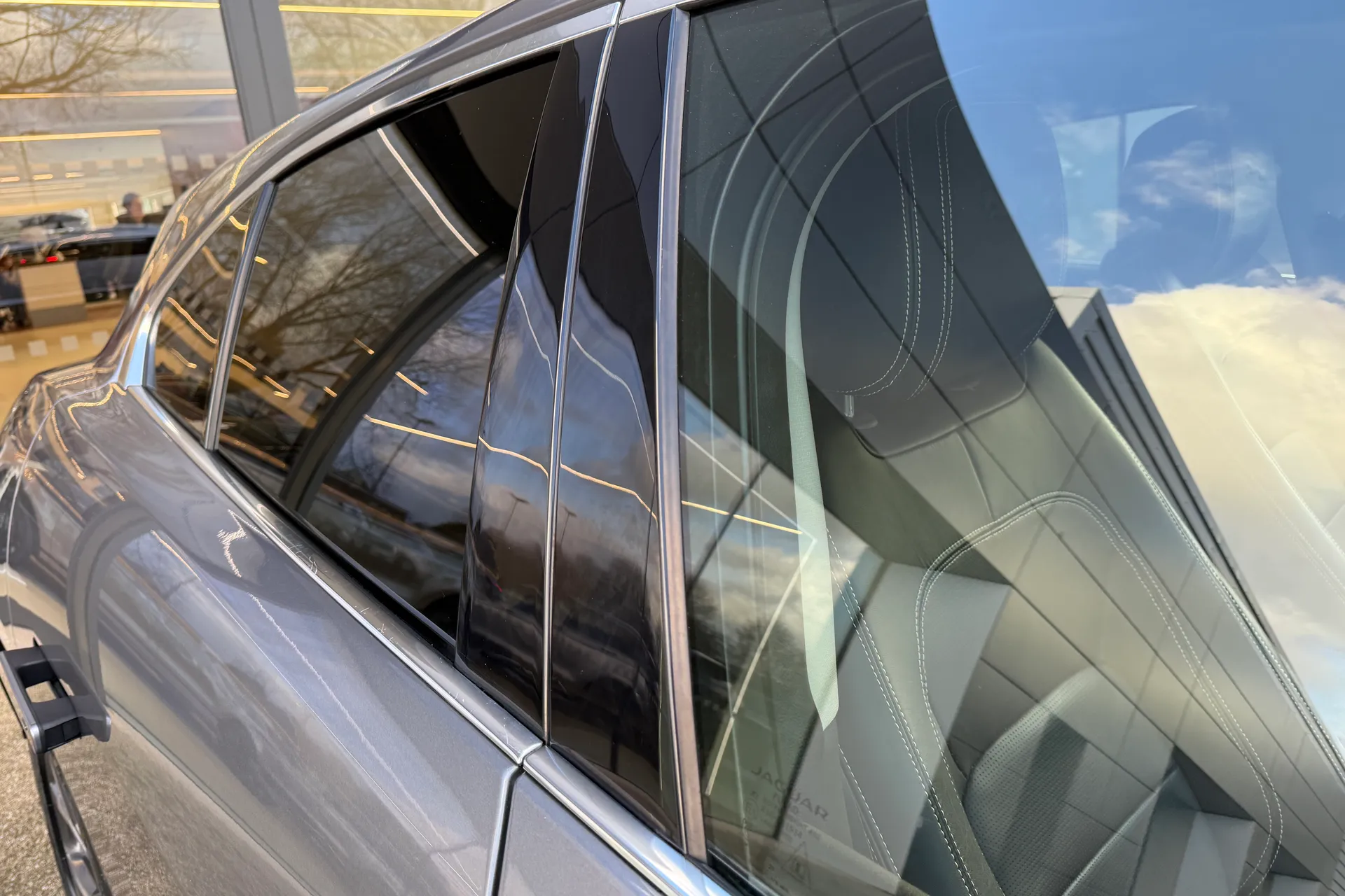 Jaguar I-PACE thumbnail image number 23