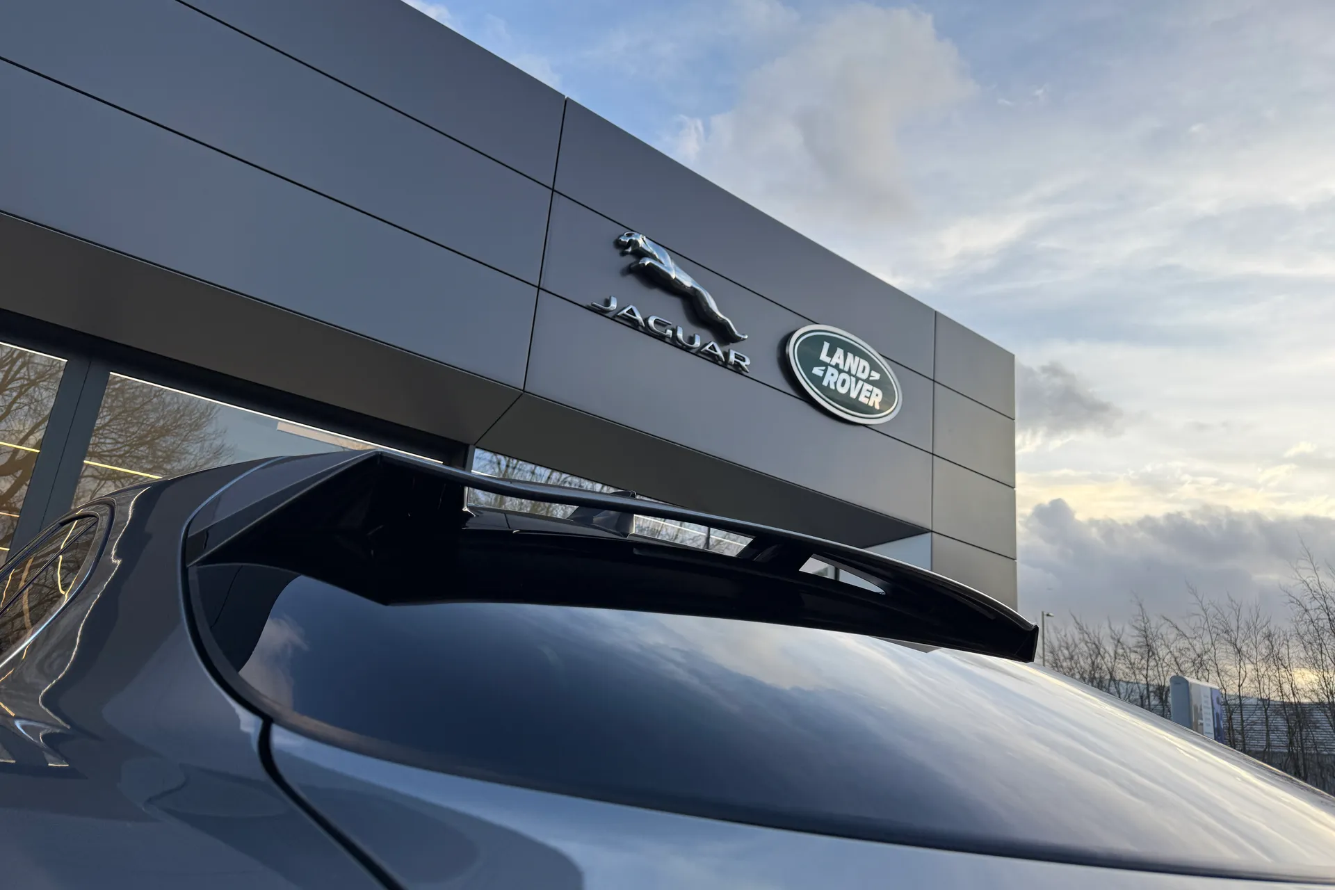 Jaguar I-PACE thumbnail image number 32