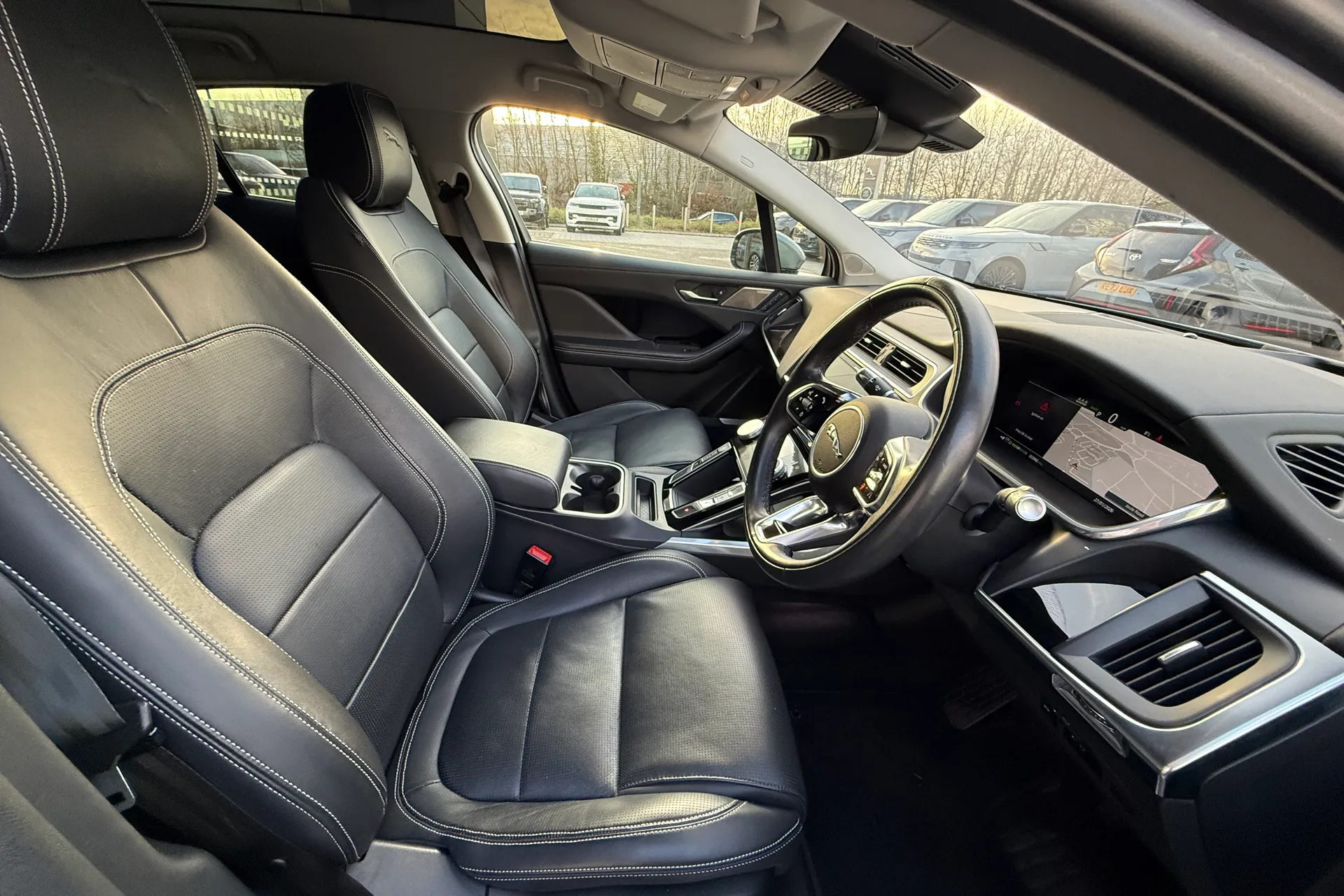 Jaguar I-PACE thumbnail image number 9