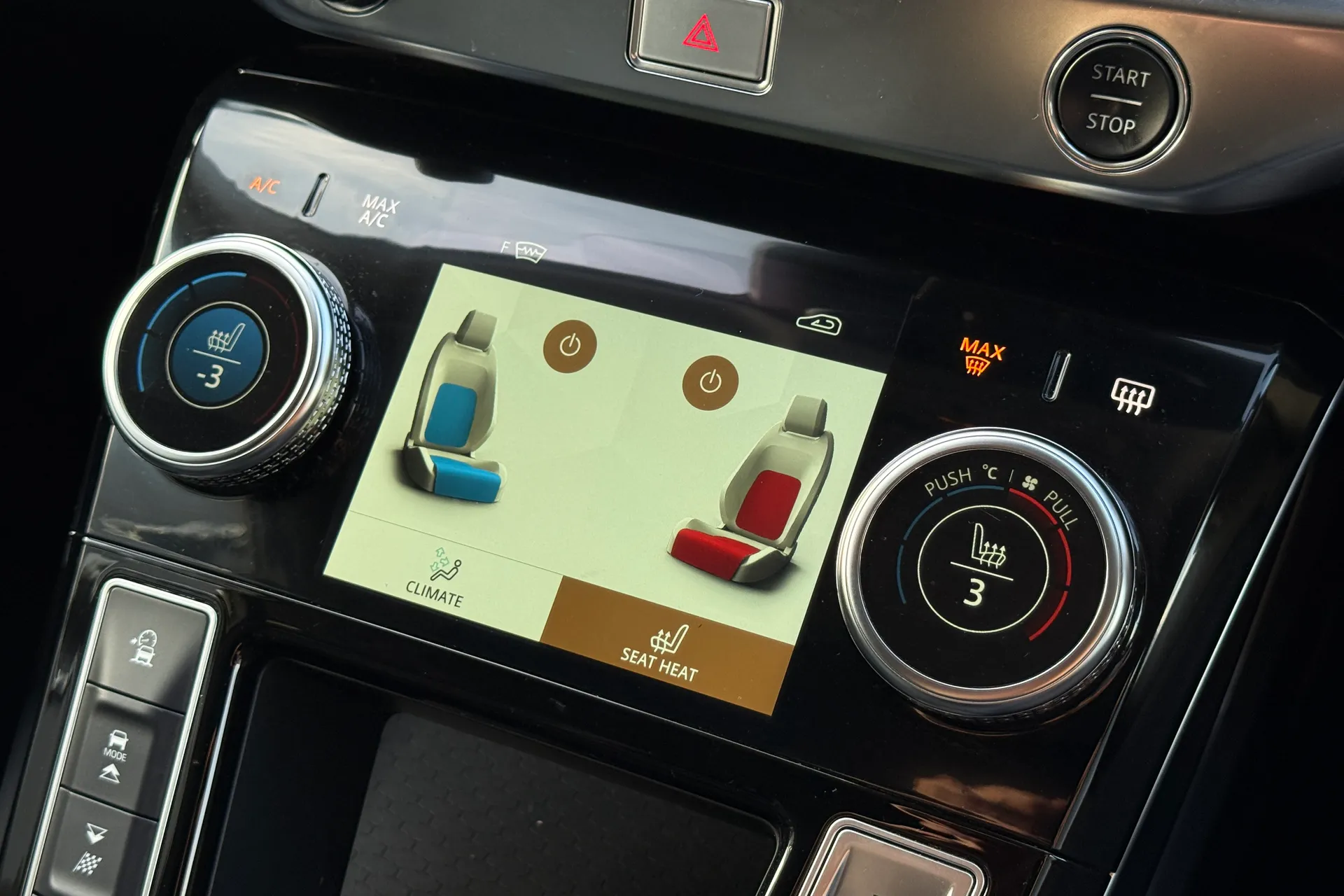 Jaguar I-PACE thumbnail image number 17