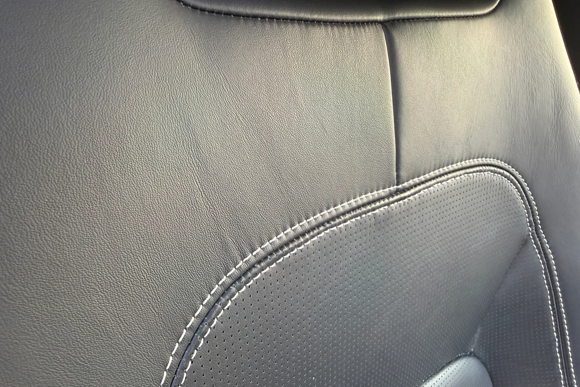 Jaguar I-PACE thumbnail image number 29