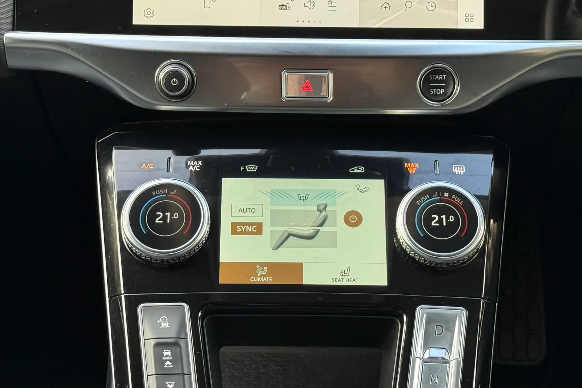 Jaguar I-PACE thumbnail image number 16