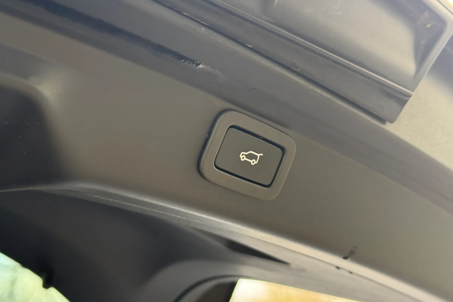 Jaguar I-PACE thumbnail image number 36