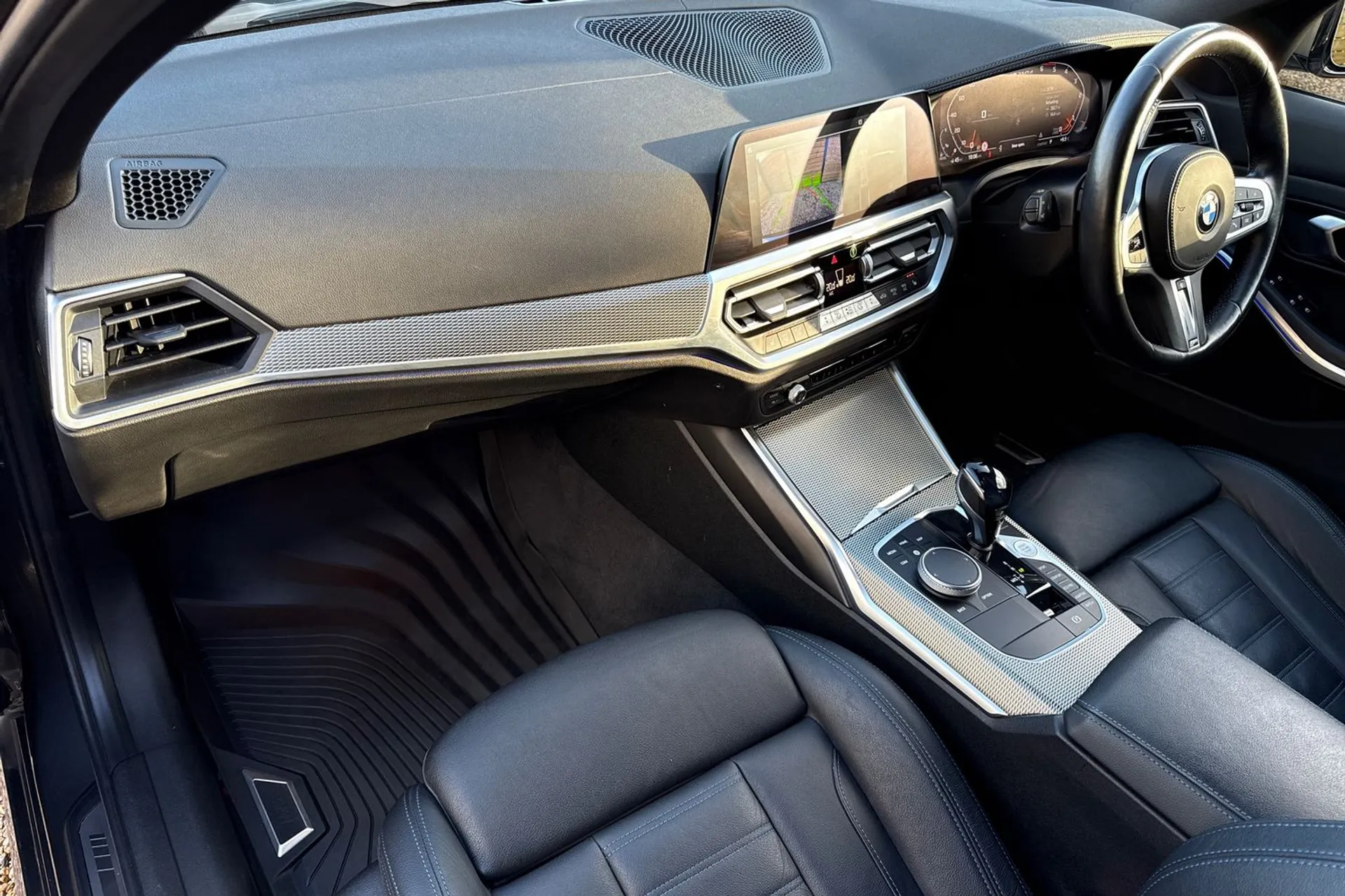 BMW 3 SERIES thumbnail image number 29