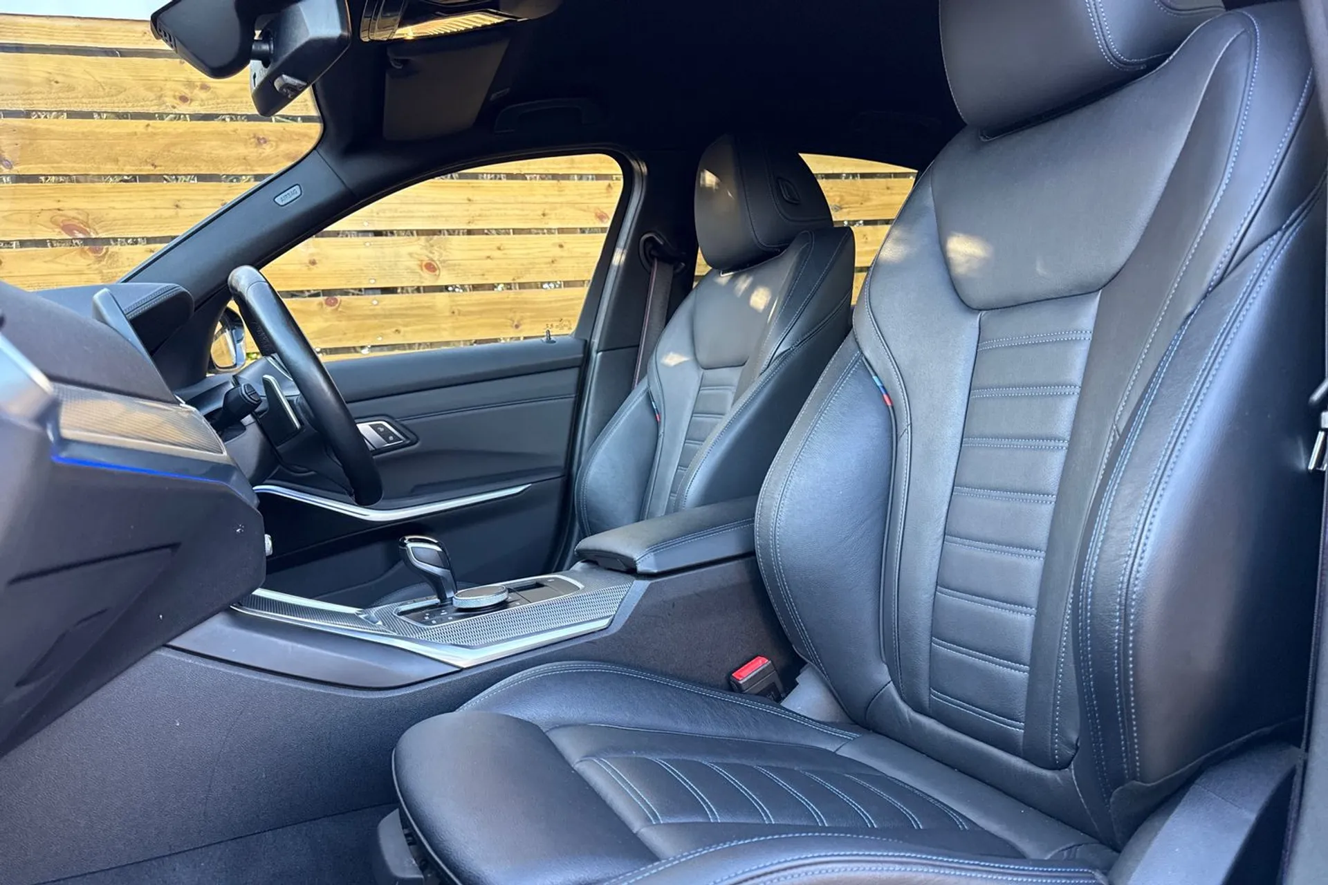 BMW 3 SERIES thumbnail image number 30