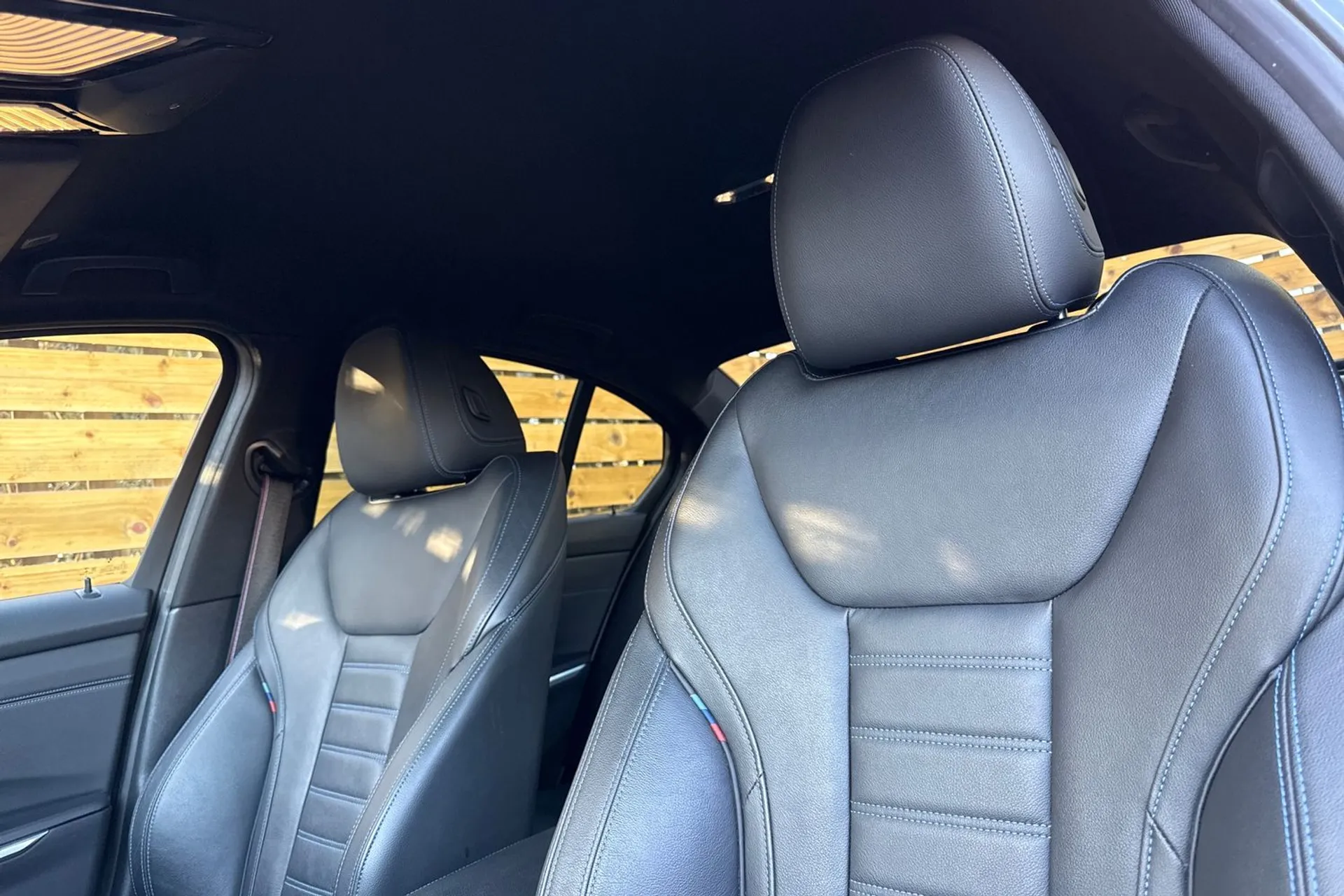 BMW 3 SERIES thumbnail image number 31