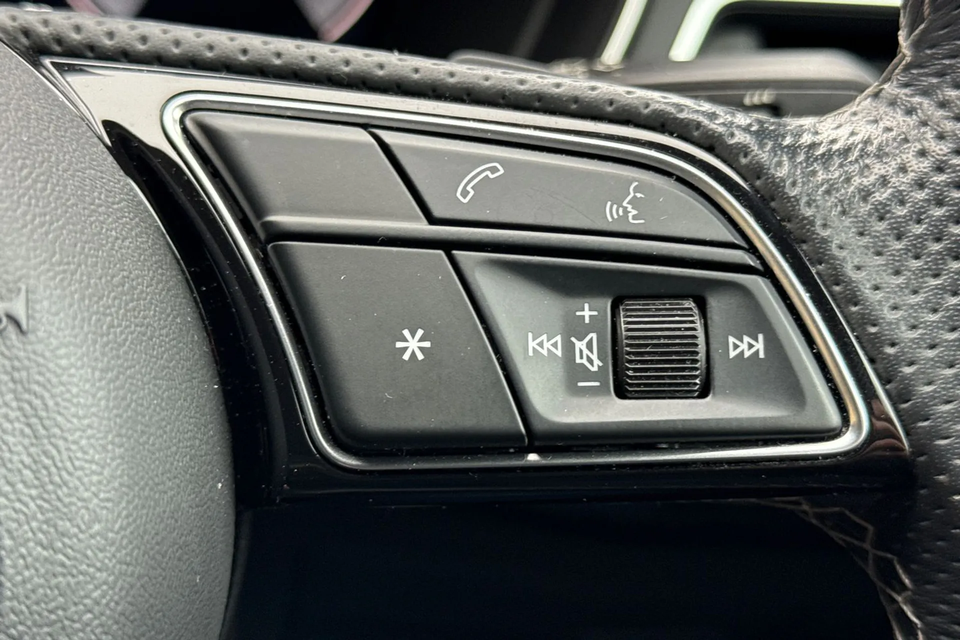 Audi A5 thumbnail image number 39