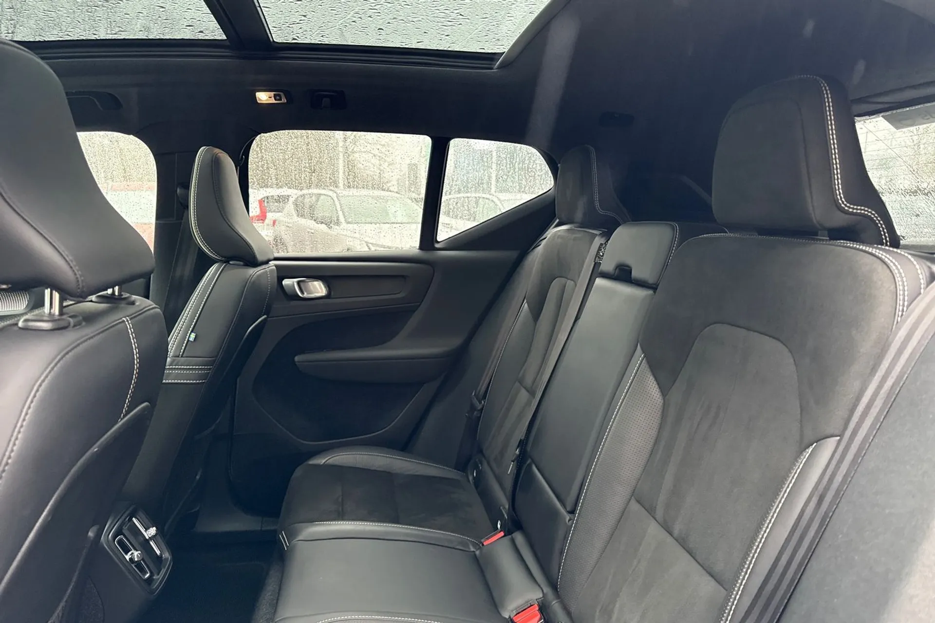 Volvo XC40 thumbnail image number 30