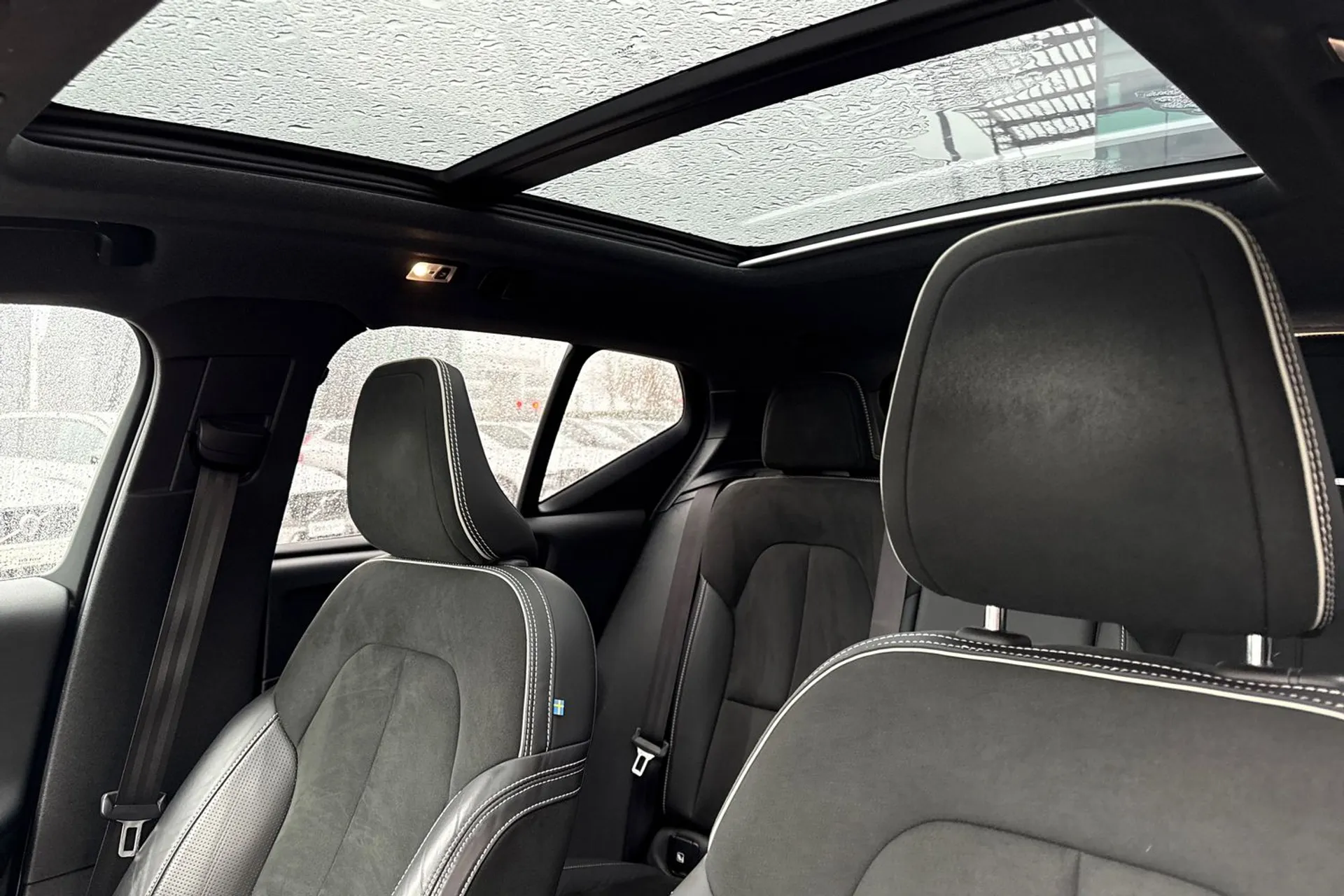 Volvo XC40 thumbnail image number 29