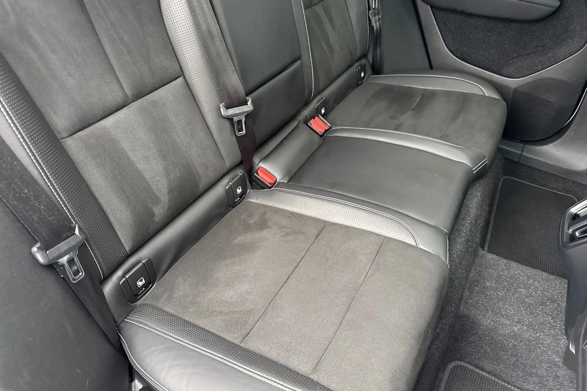 Volvo XC40 thumbnail image number 25