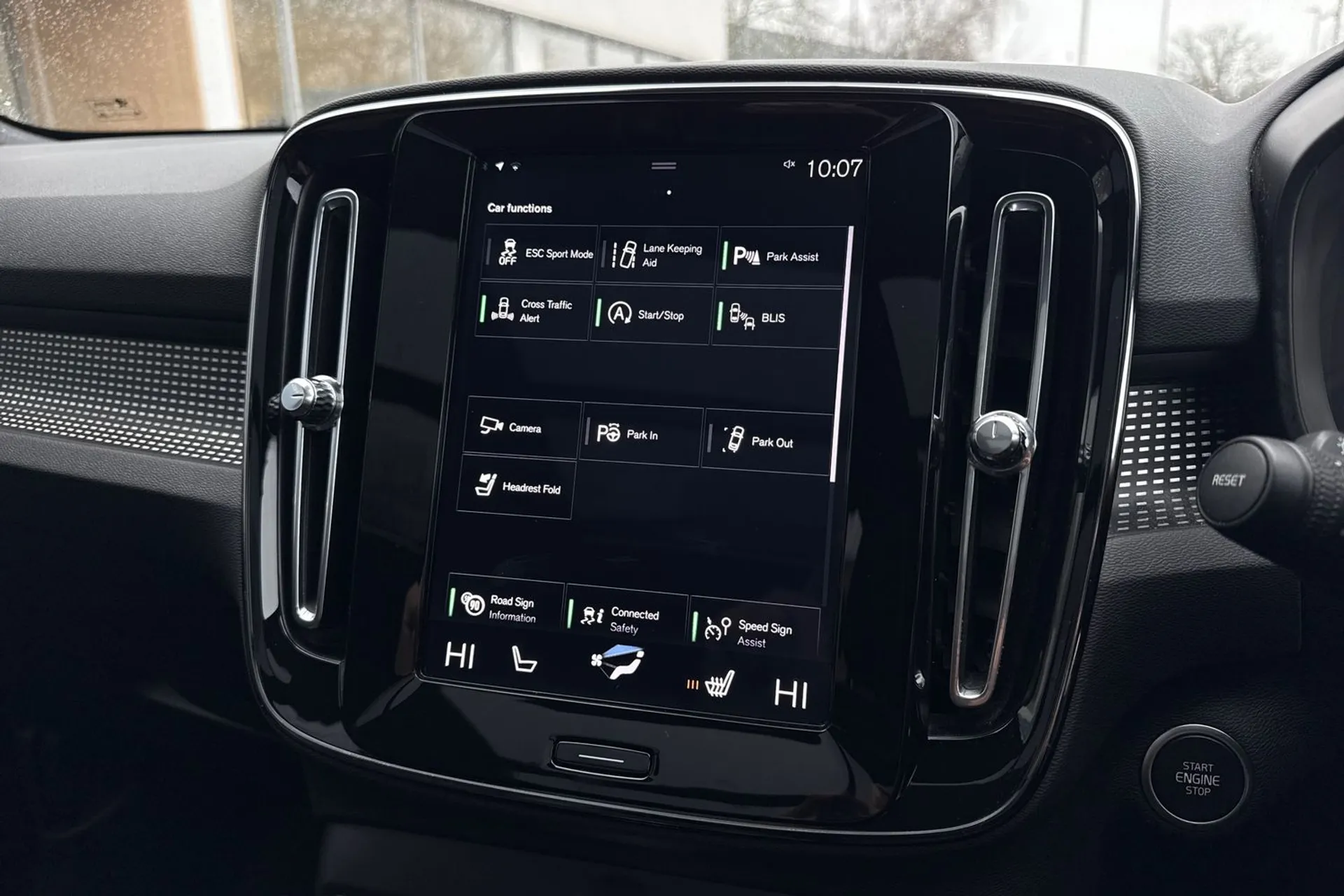 Volvo XC40 thumbnail image number 42