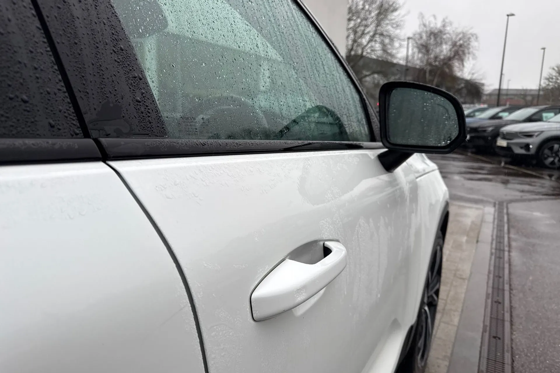 Volvo XC40 thumbnail image number 17