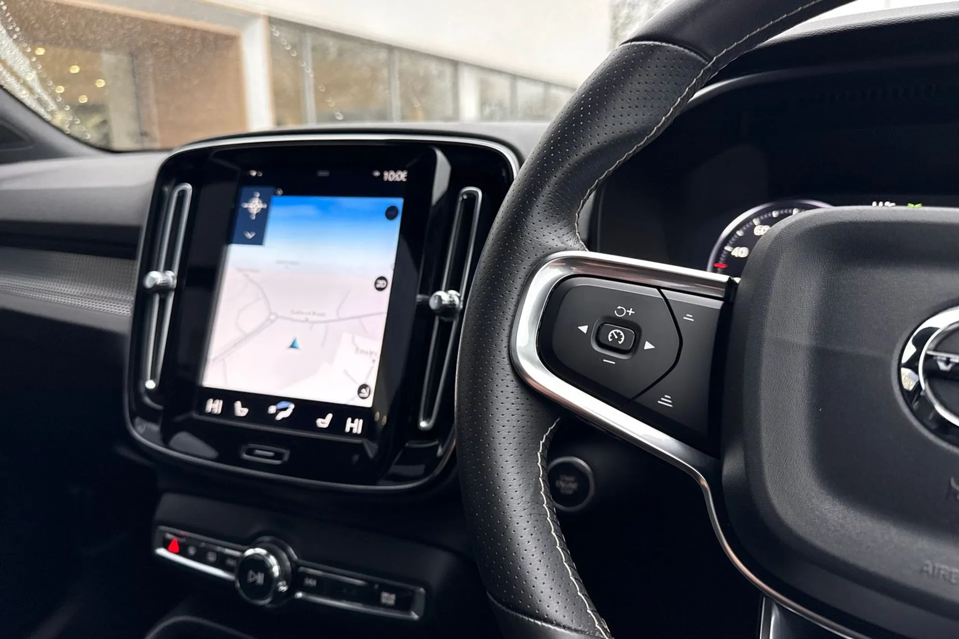 Volvo XC40 thumbnail image number 36