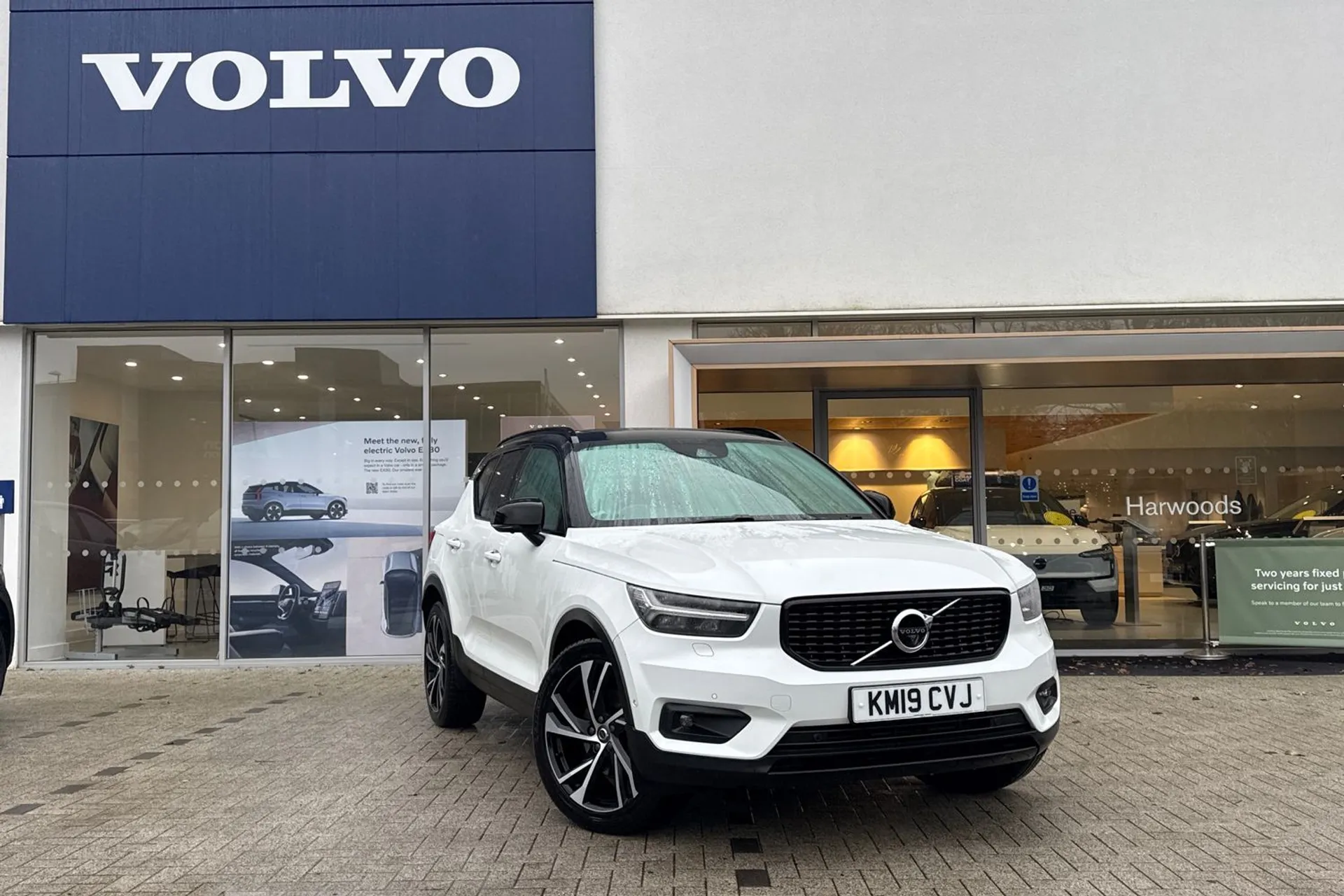 Volvo XC40 focused image