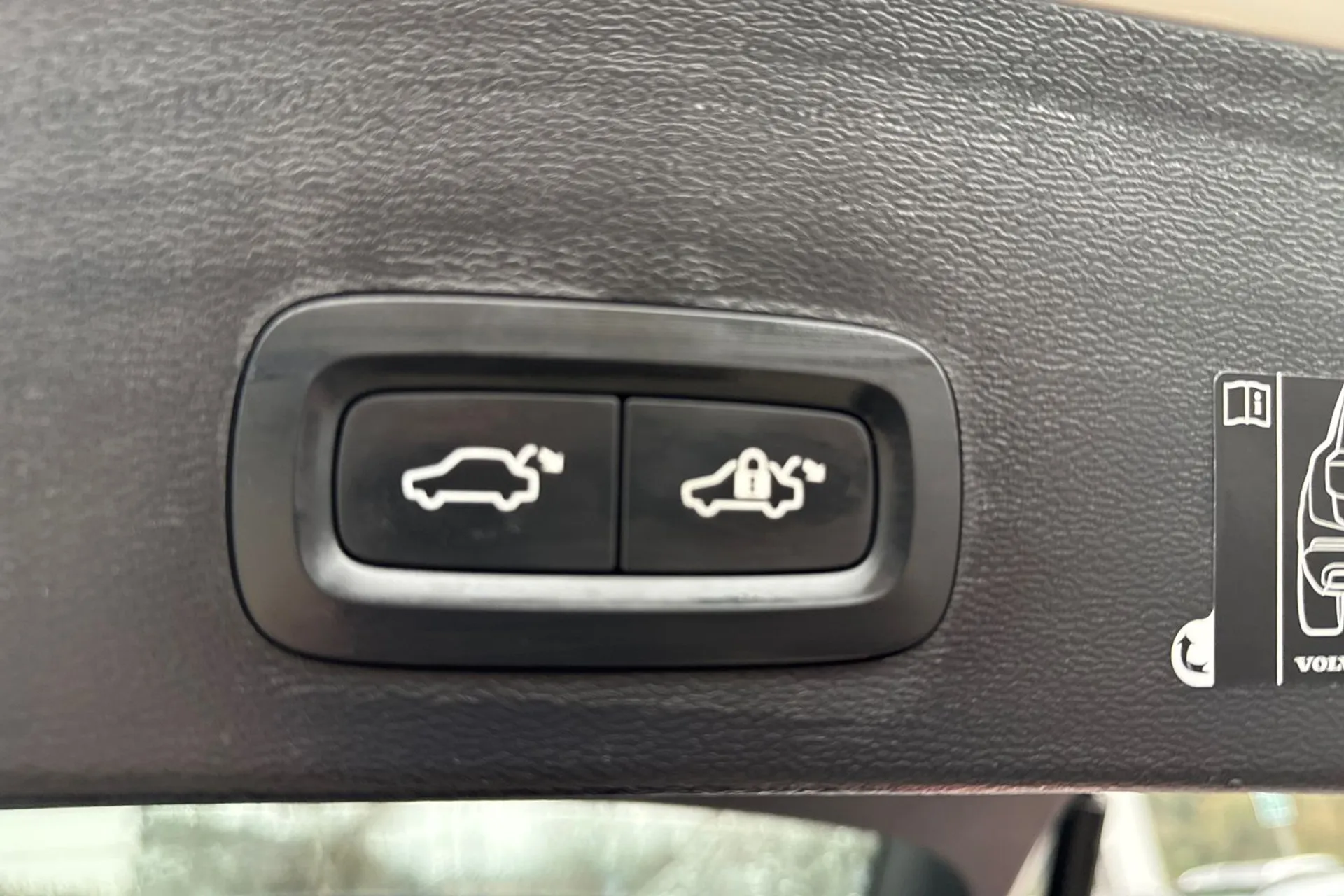 Volvo XC40 thumbnail image number 21