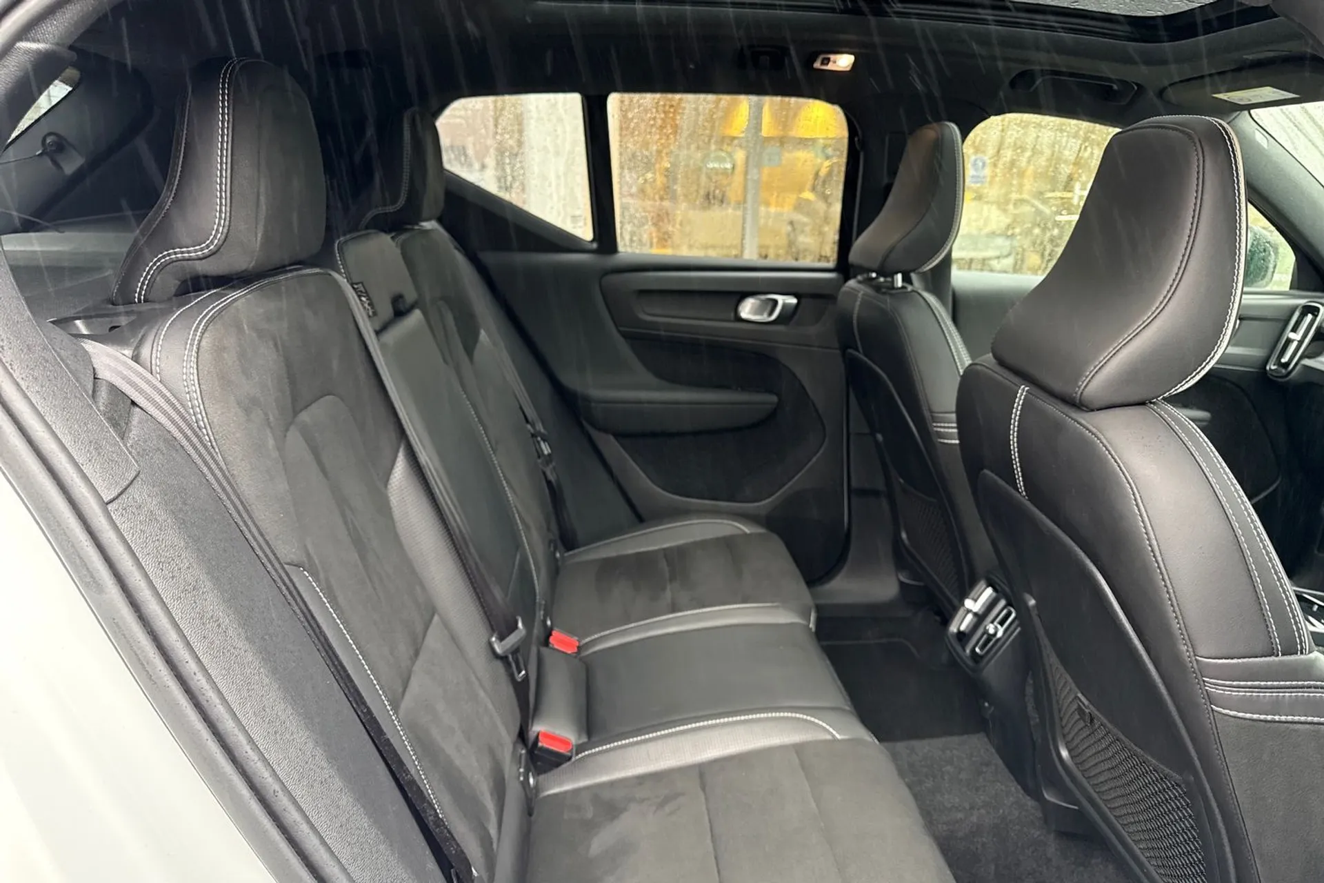 Volvo XC40 thumbnail image number 23