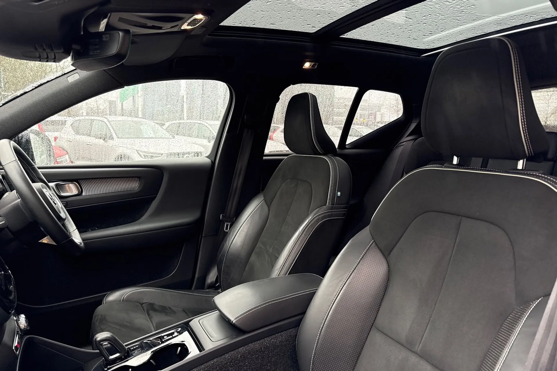 Volvo XC40 thumbnail image number 28