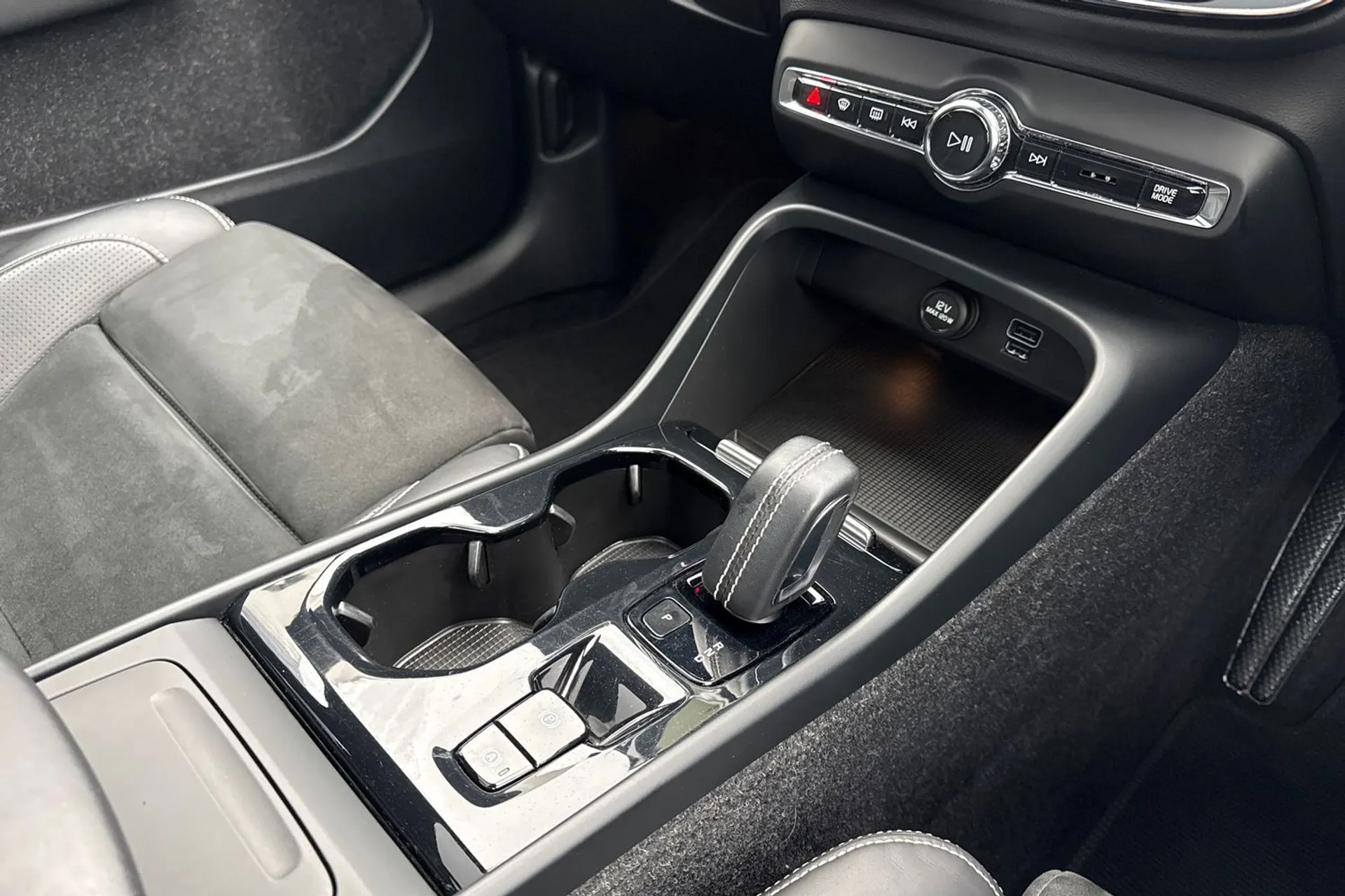 Volvo XC40 thumbnail image number 45