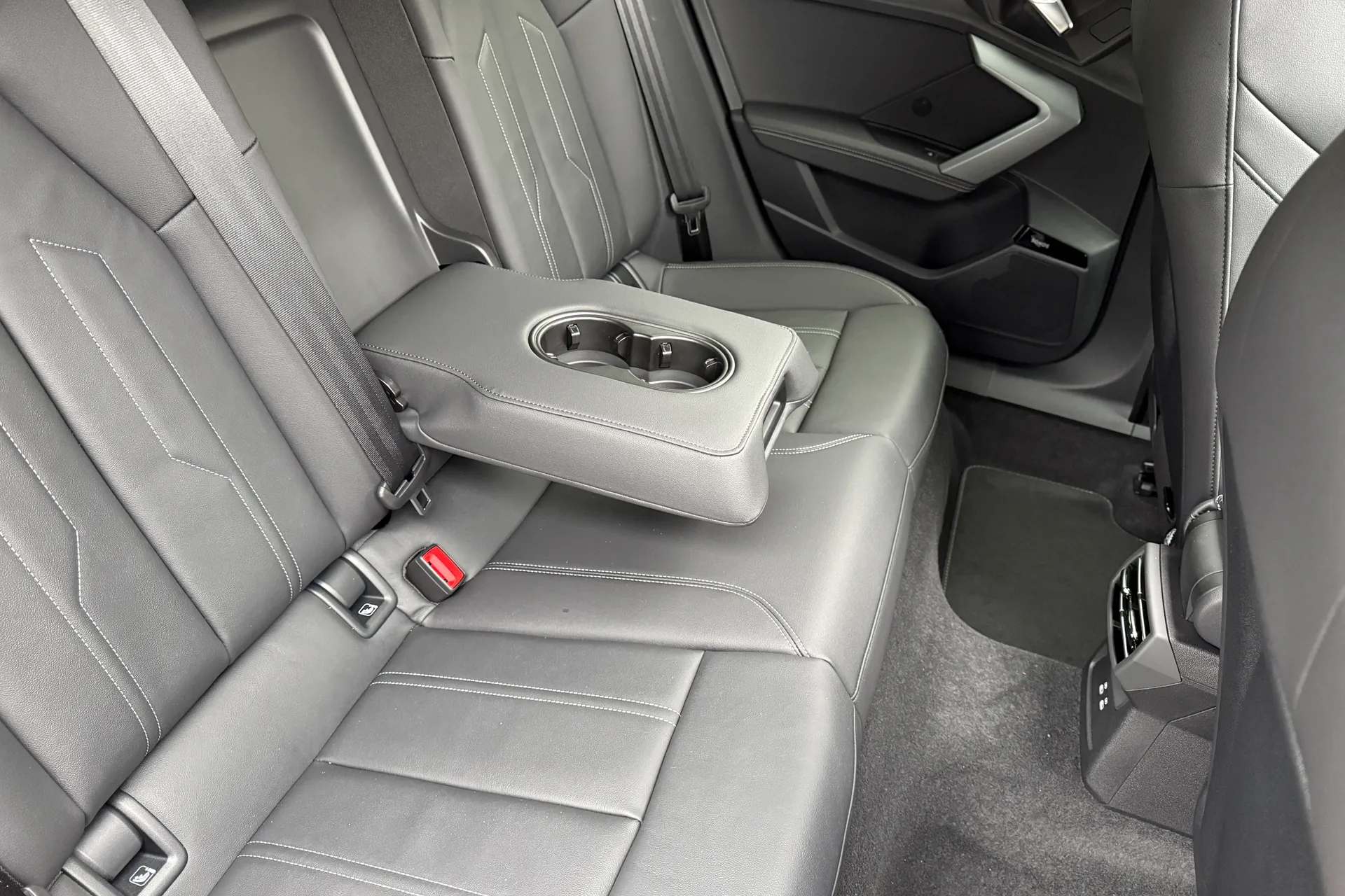 Audi A3 thumbnail image number 31