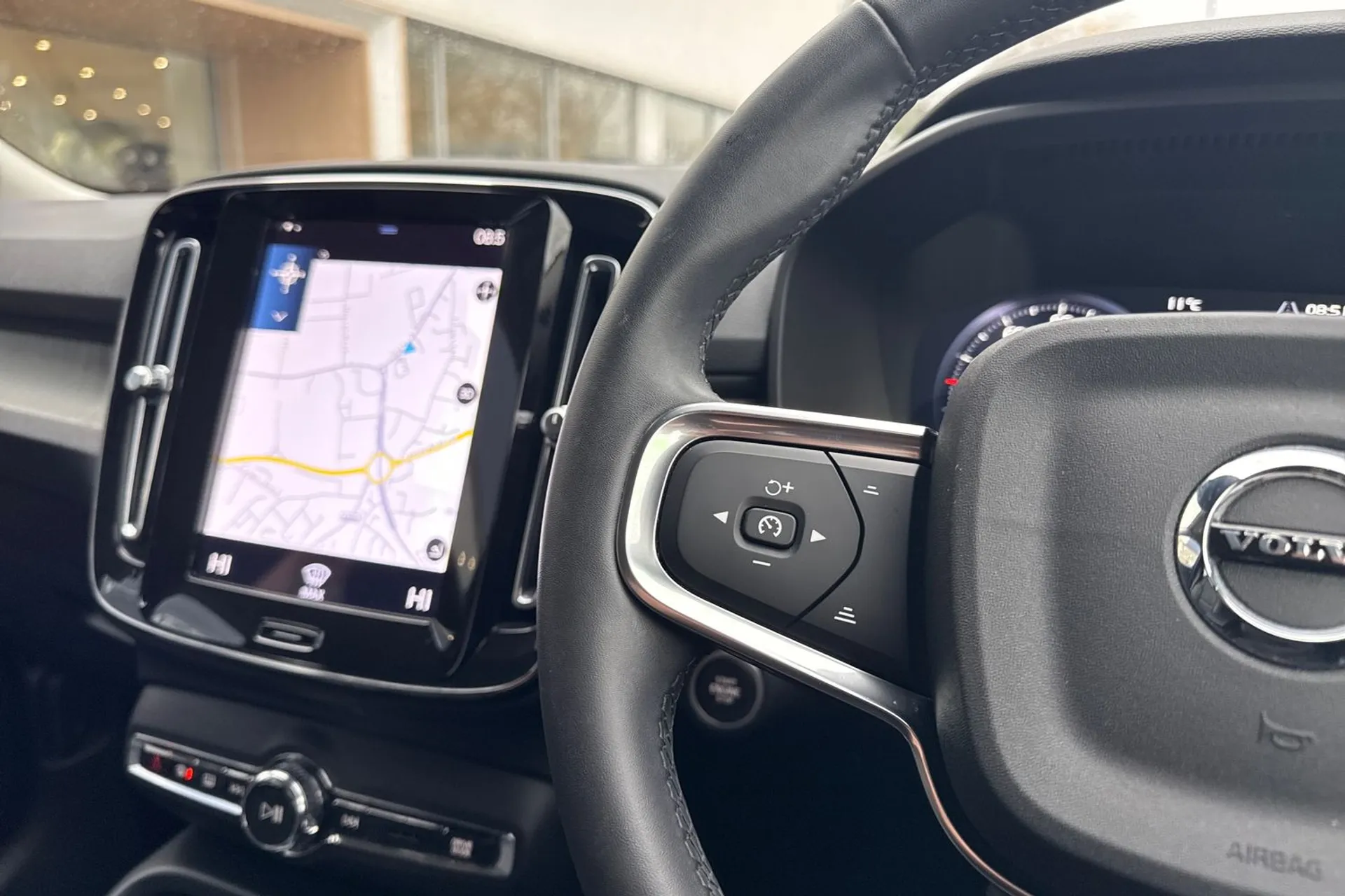 Volvo XC40 thumbnail image number 36