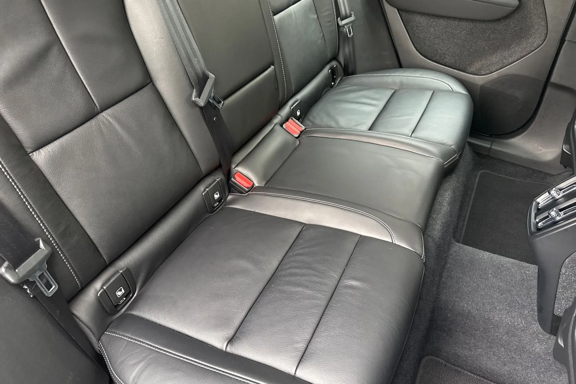 Volvo XC40 thumbnail image number 25