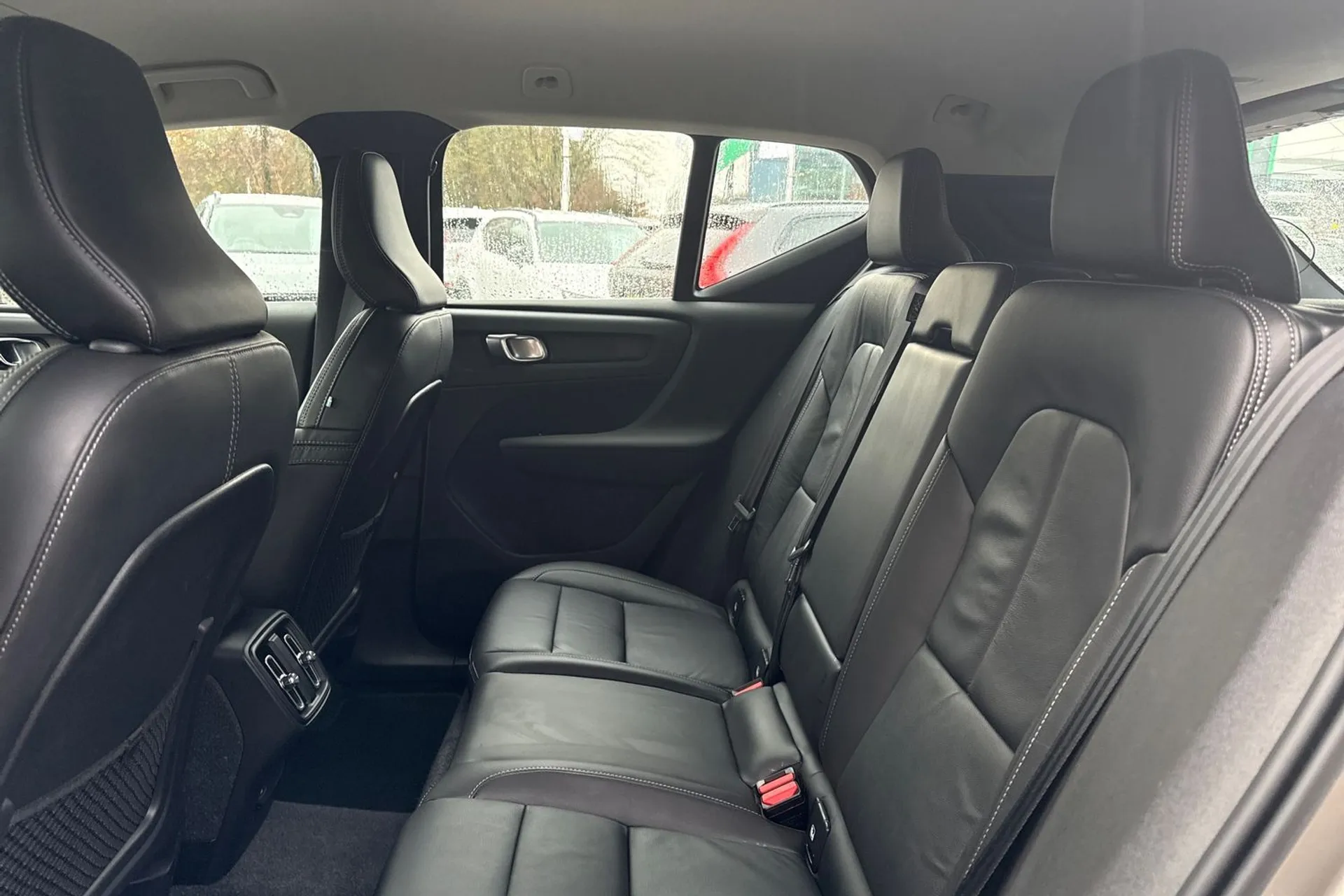 Volvo XC40 thumbnail image number 30