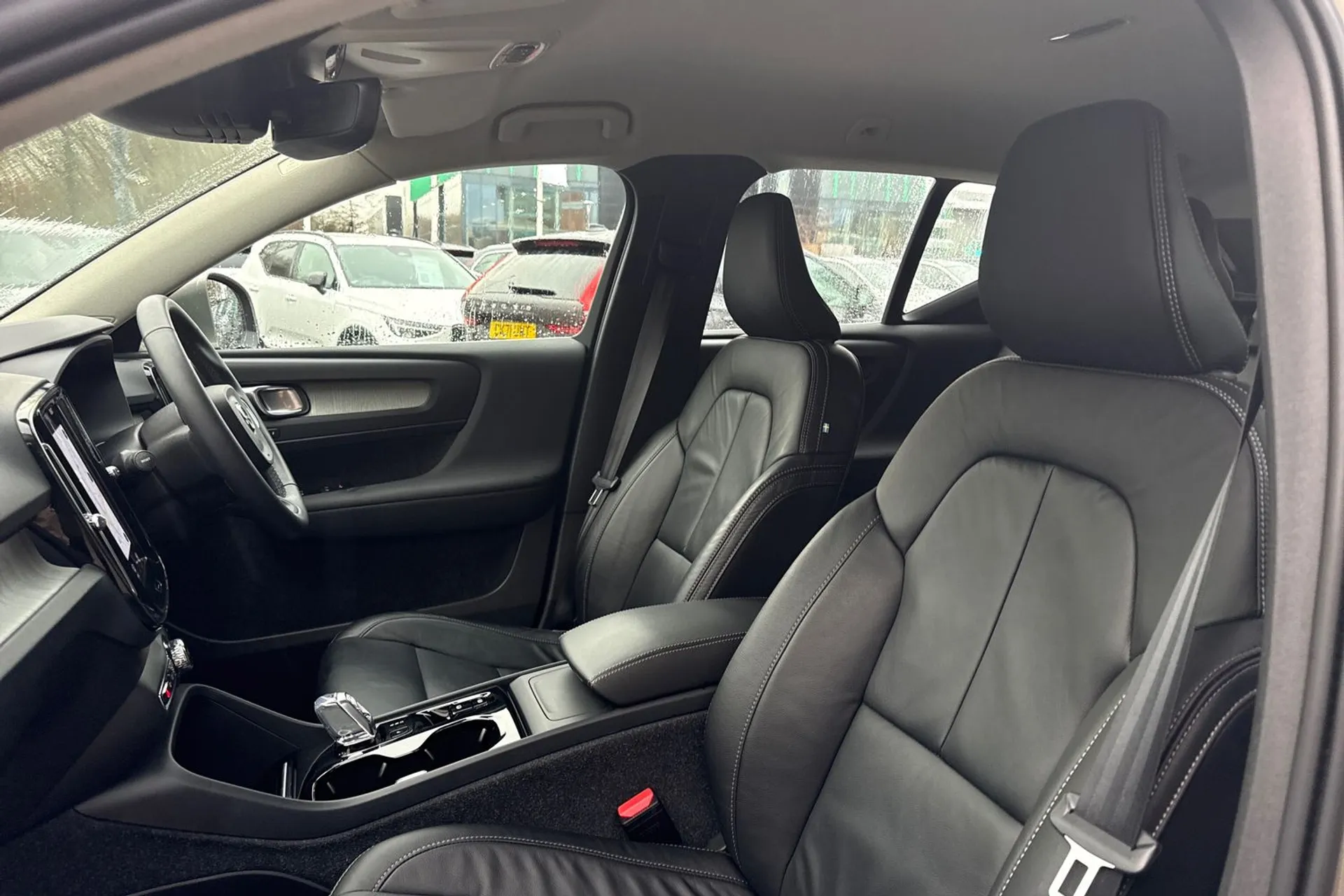 Volvo XC40 thumbnail image number 28