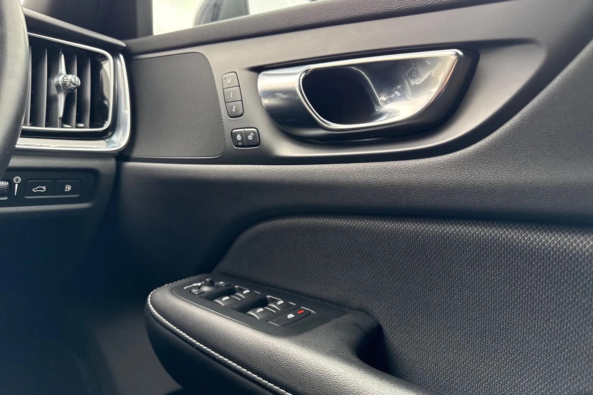 Volvo V60 thumbnail image number 42