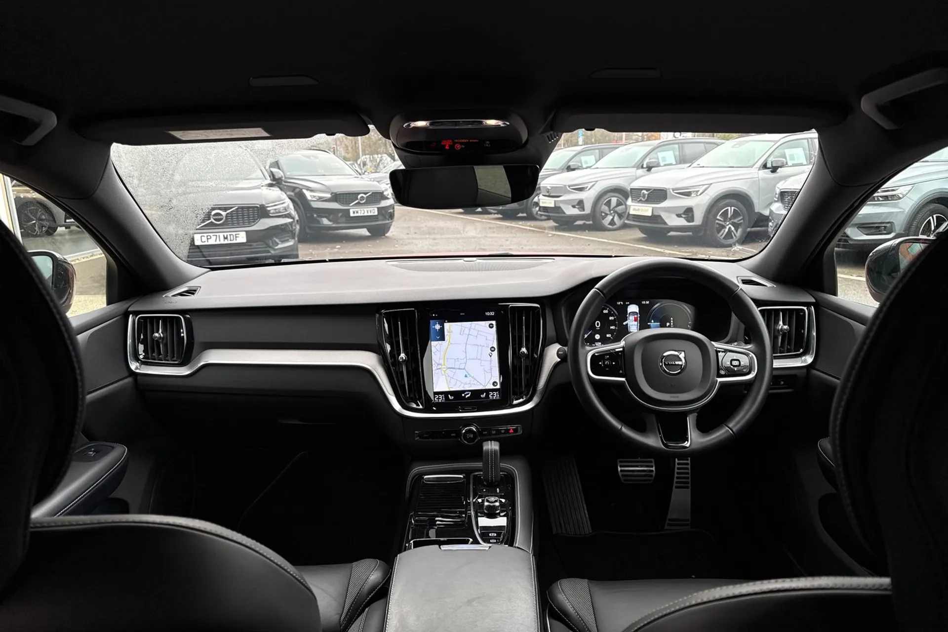 Volvo V60 thumbnail image number 3