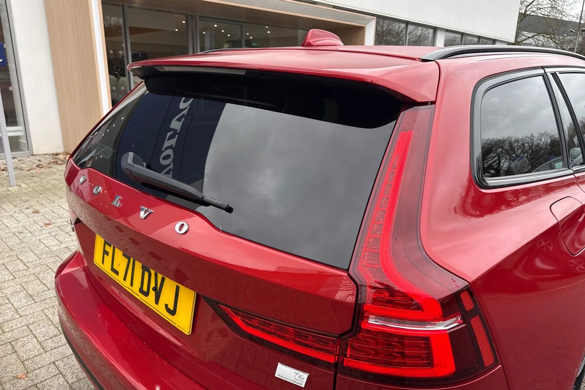 Volvo V60 thumbnail image number 16