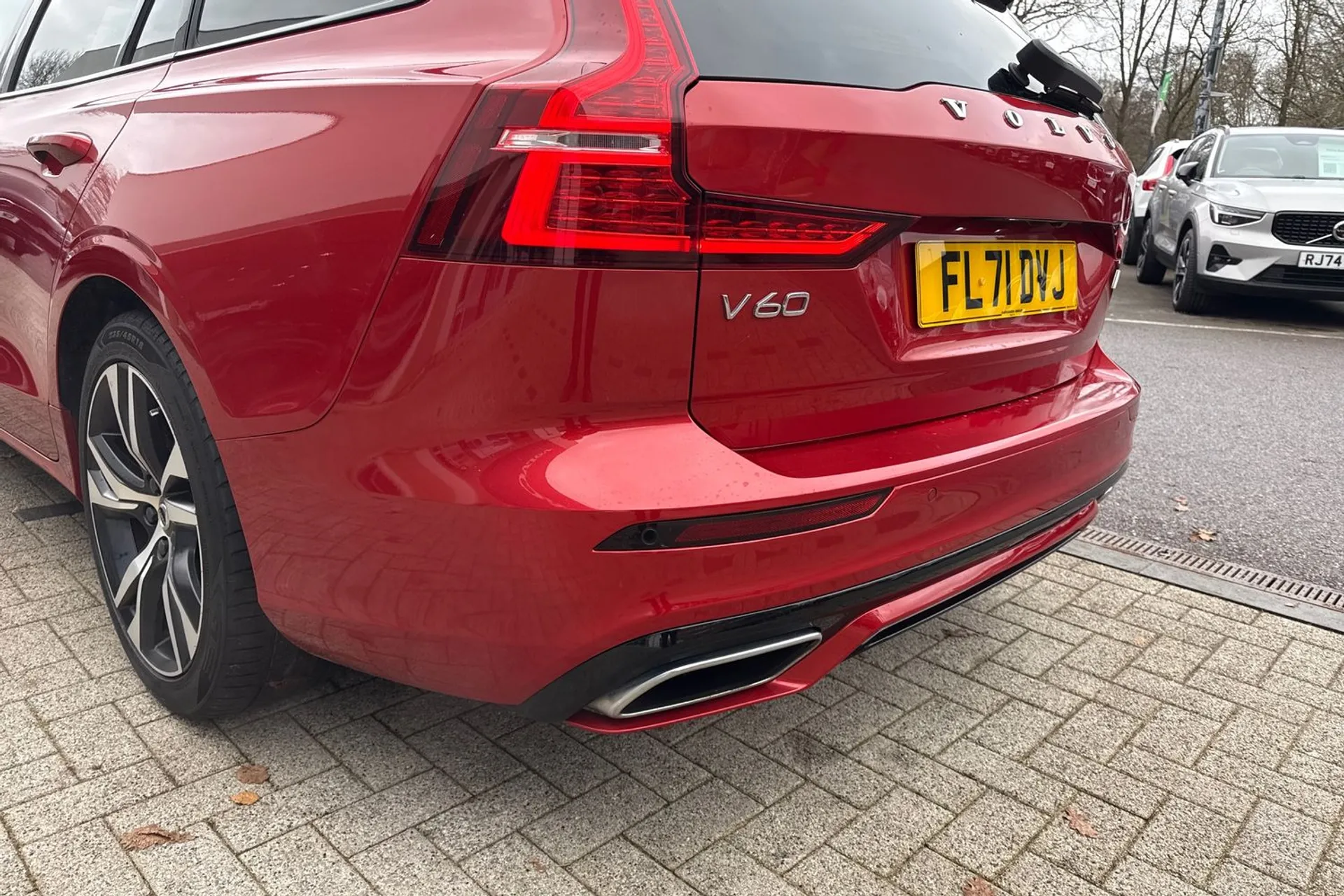 Volvo V60 thumbnail image number 18