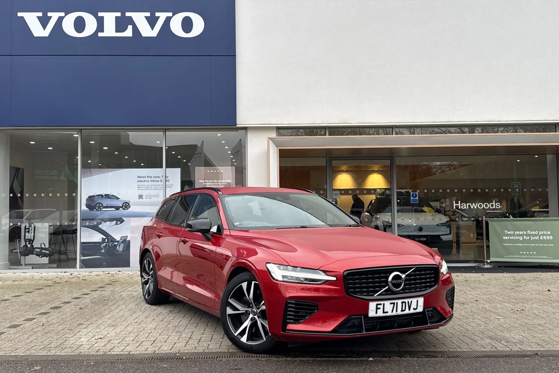 Volvo V60 focused image