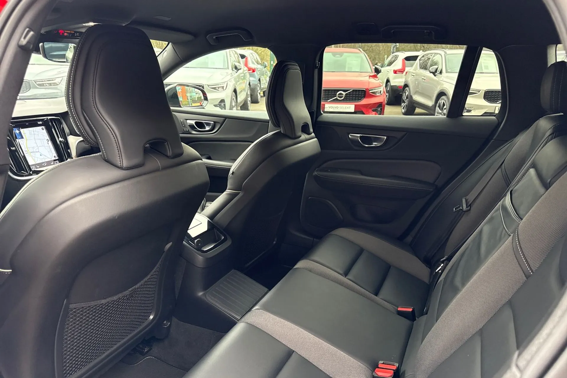 Volvo V60 thumbnail image number 31