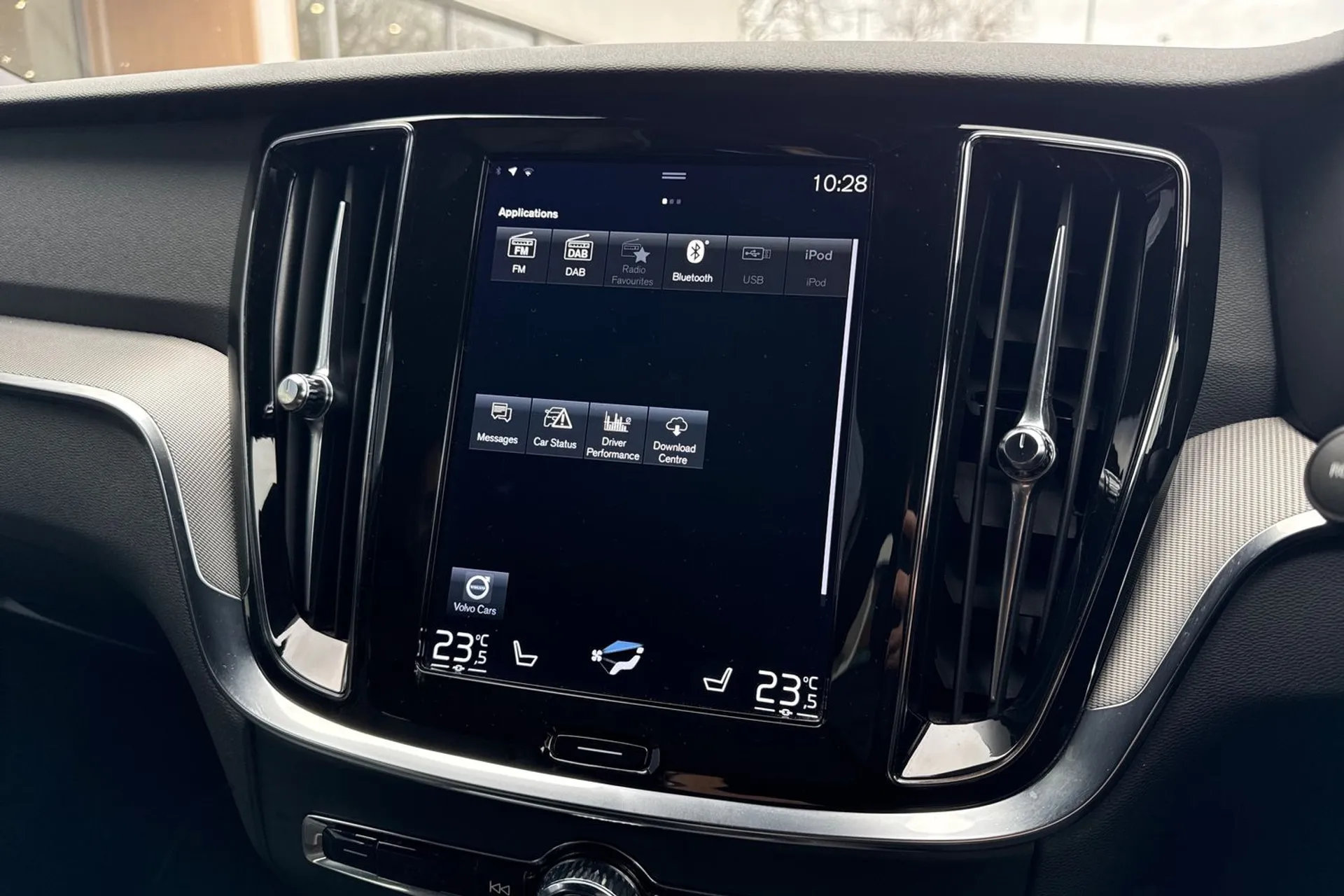 Volvo V60 thumbnail image number 40