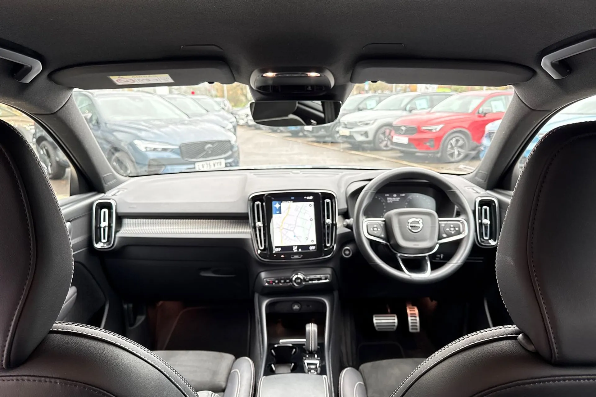 Volvo XC40 thumbnail image number 3