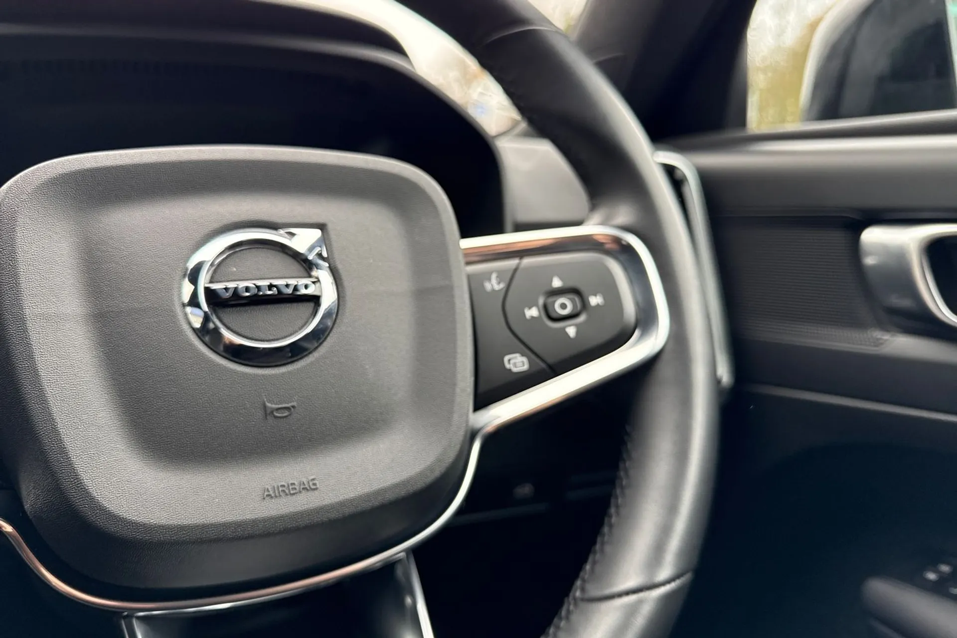 Volvo XC40 thumbnail image number 37