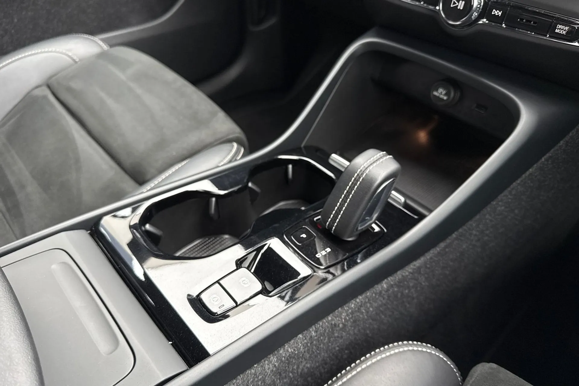 Volvo XC40 thumbnail image number 43