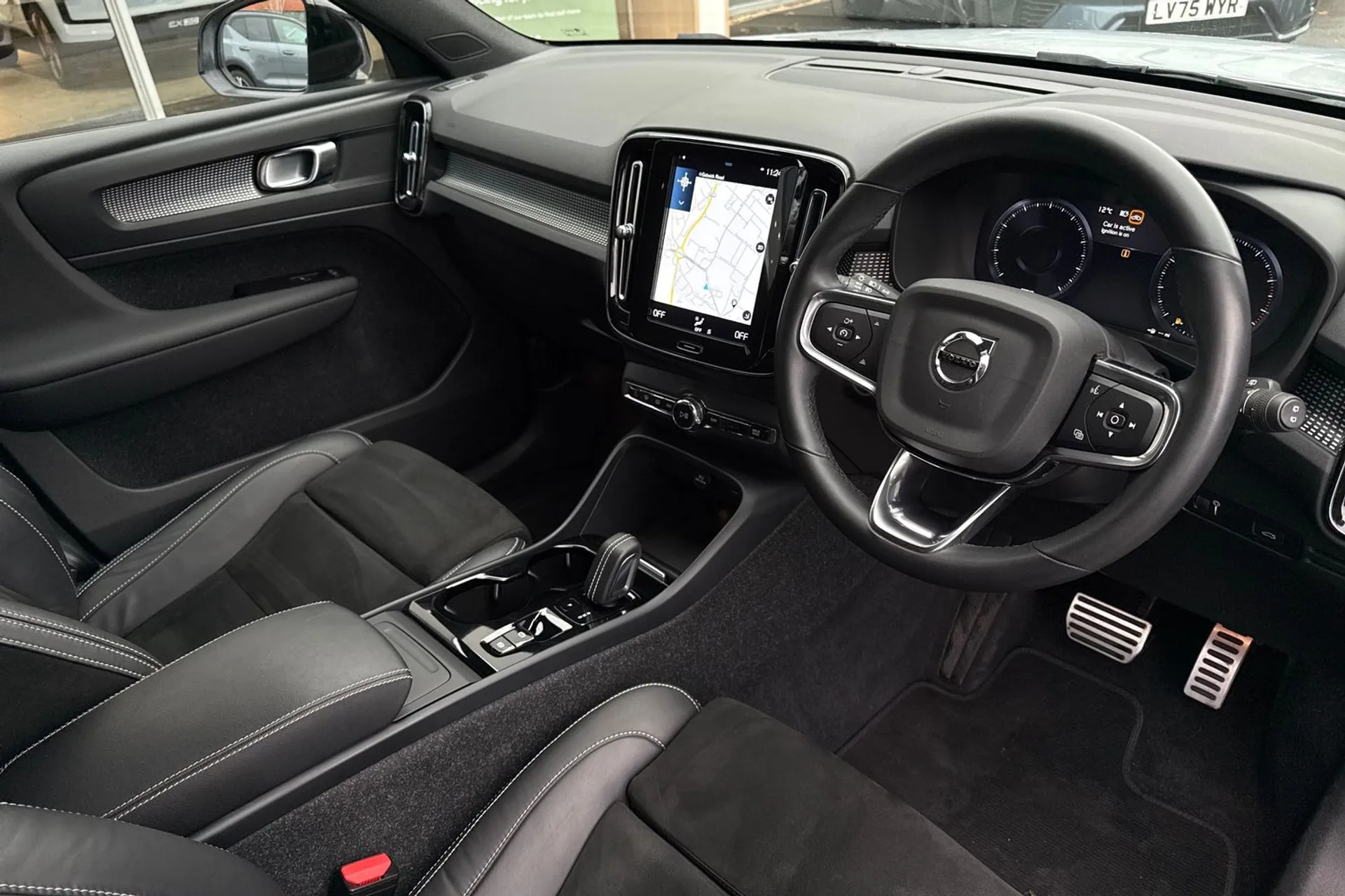 Volvo XC40 thumbnail image number 6